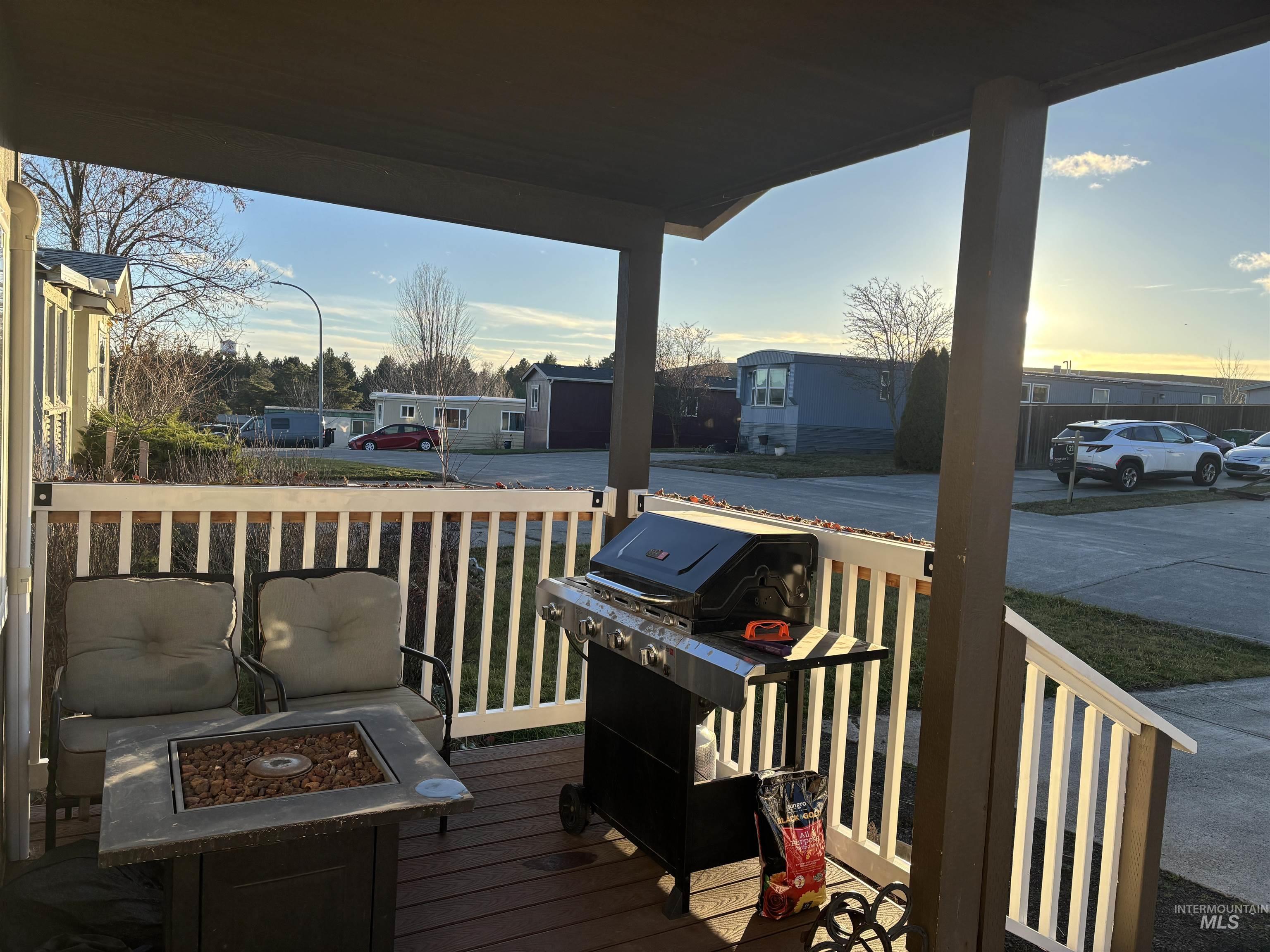 609 N Almon, Moscow, Idaho 83843, 2 Bedrooms, 1 Bathroom, Residential For Sale, Price $82,000,MLS 98968787