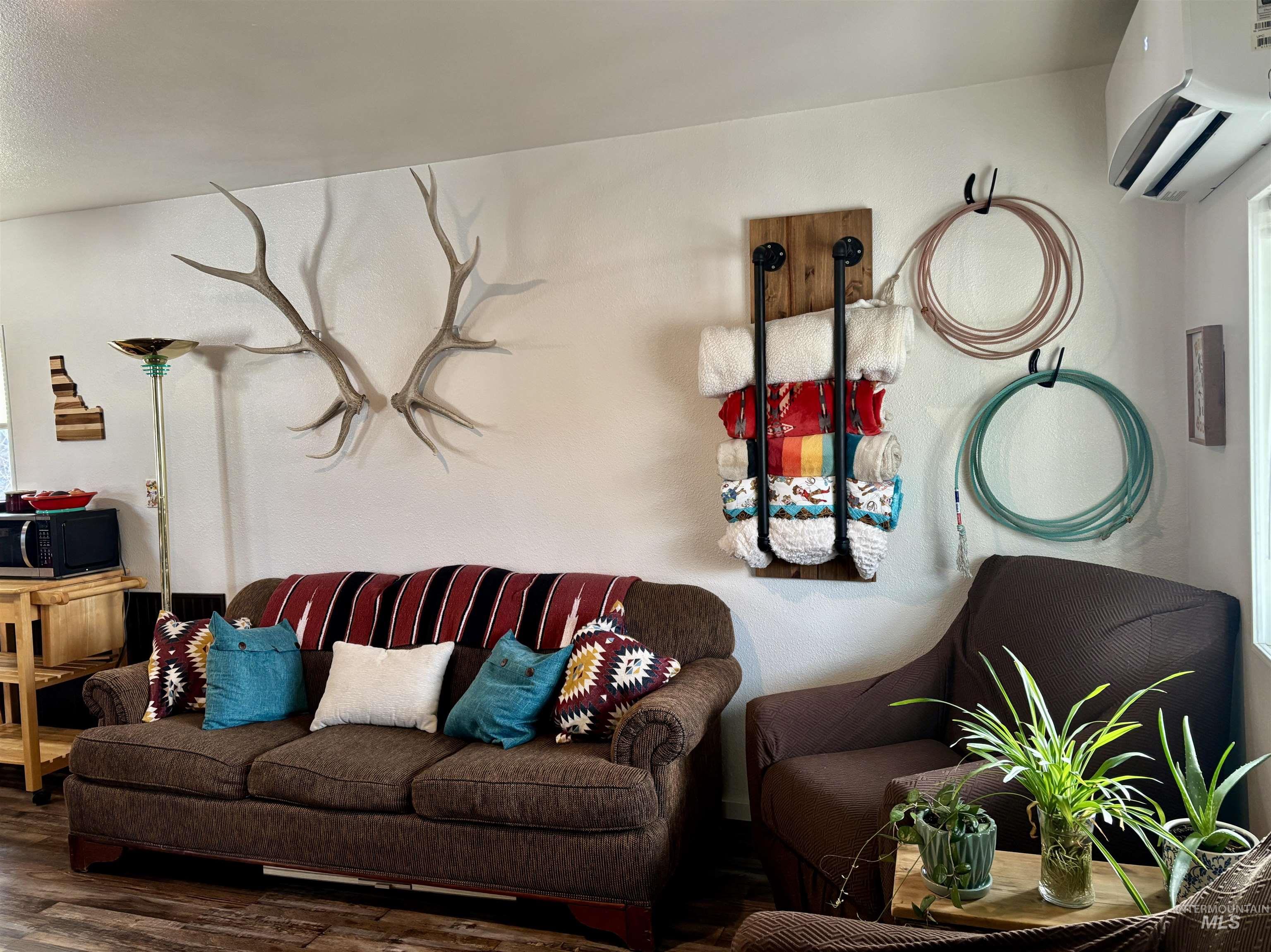 609 N Almon, Moscow, Idaho 83843, 2 Bedrooms, 1 Bathroom, Residential For Sale, Price $82,000,MLS 98968787