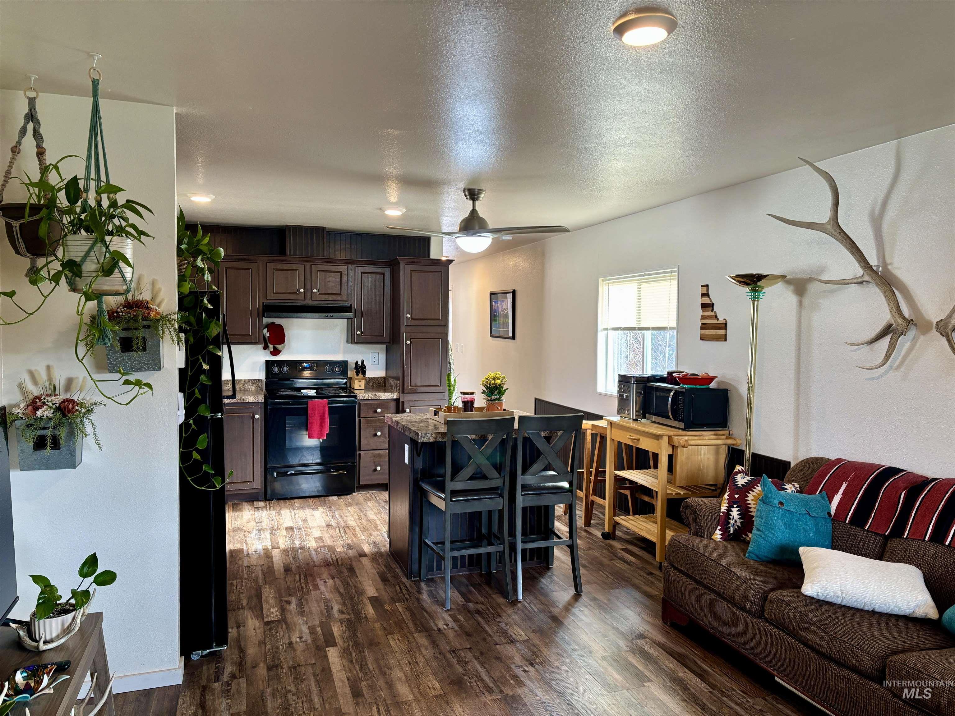 609 N Almon, Moscow, Idaho 83843, 2 Bedrooms, 1 Bathroom, Residential For Sale, Price $82,000,MLS 98968787