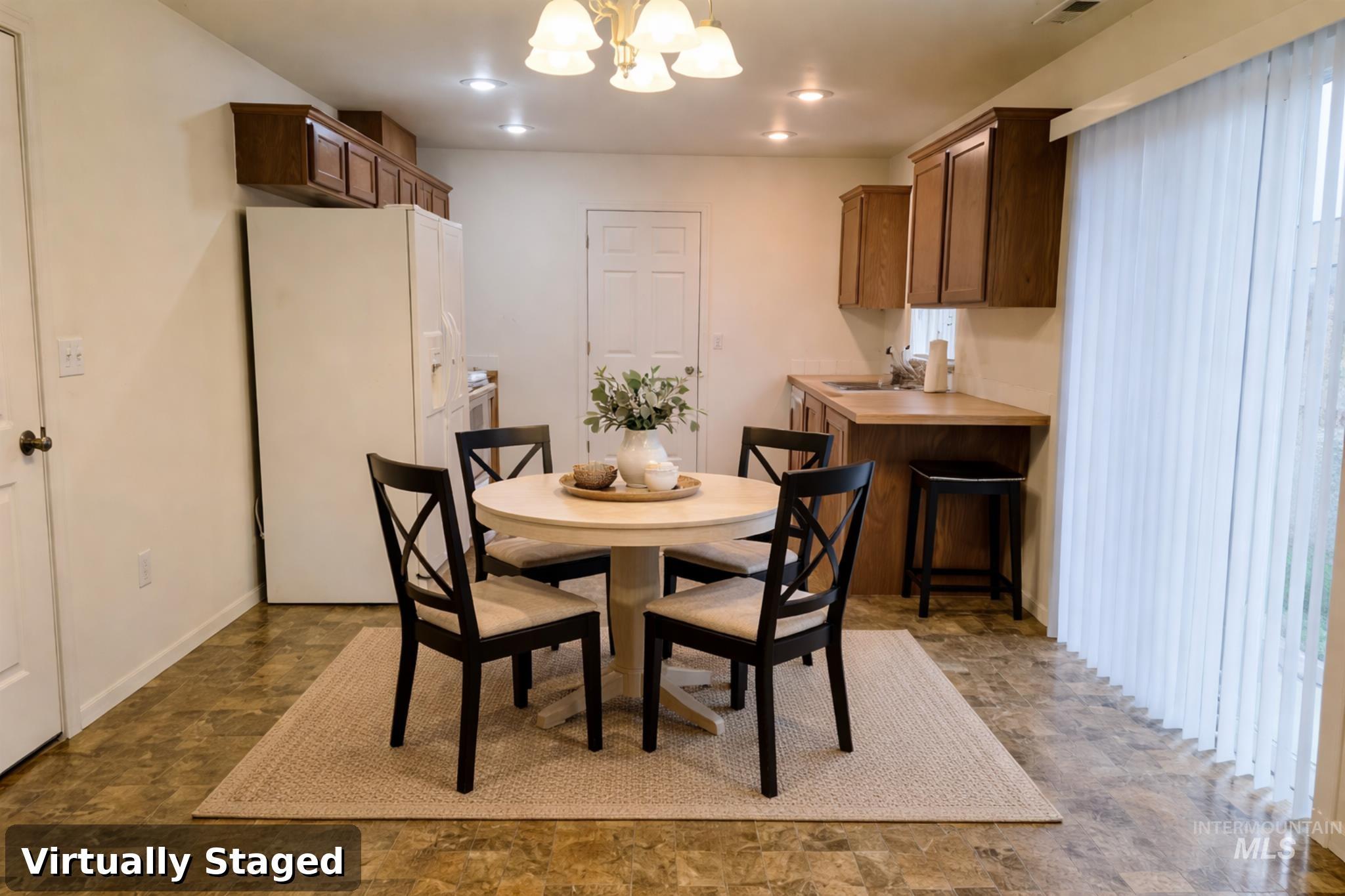 1512 N Elm St, Jerome, Idaho 83338, 3 Bedrooms, 2 Bathrooms, Residential For Sale, Price $310,000,MLS 98968788