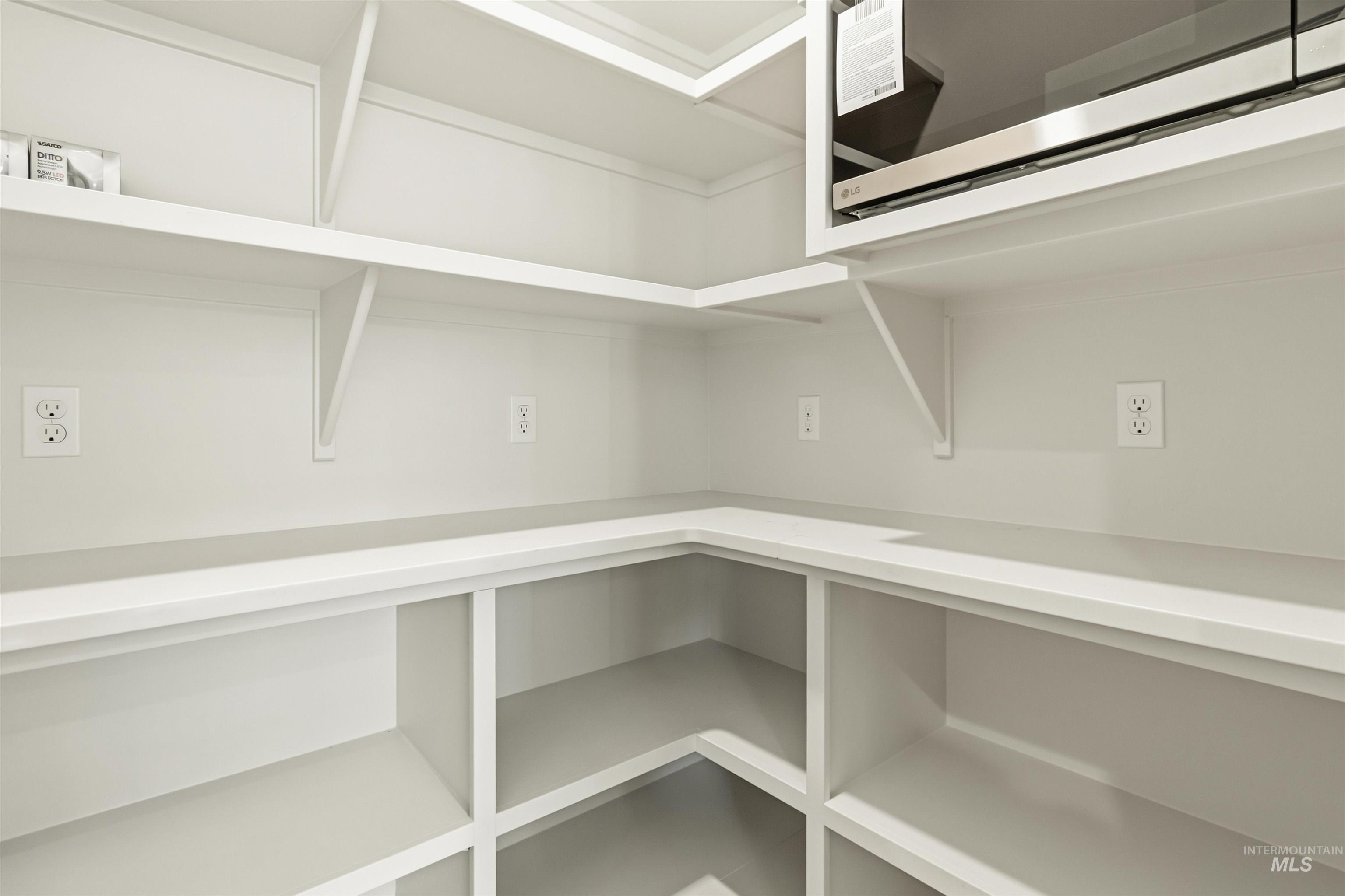 2017 E Brace St, Meridian, Idaho 83642, 3 Bedrooms, 2 Bathrooms, Residential For Sale, Price $624,900,MLS 98968789