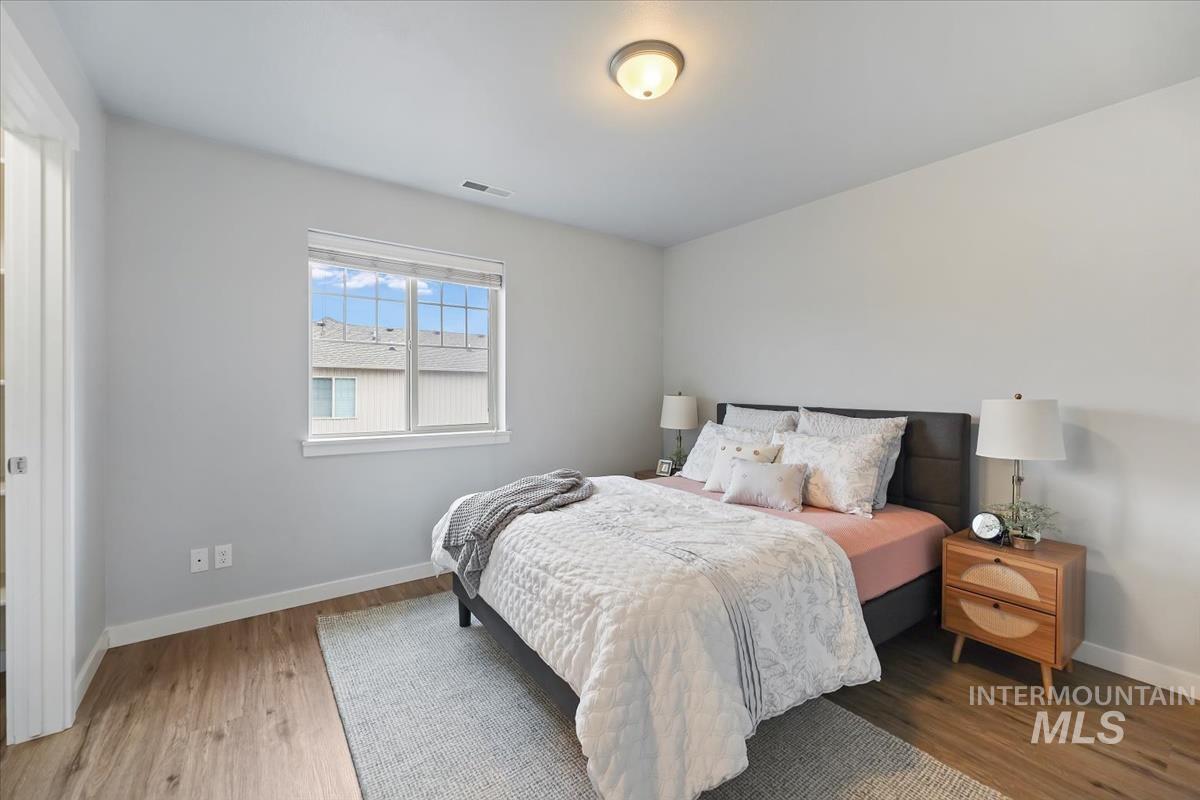 8779 W Pine Valley Ln, Boise, Idaho 83709, 3 Bedrooms, 2.5 Bathrooms, Residential For Sale, Price $339,900,MLS 98968791