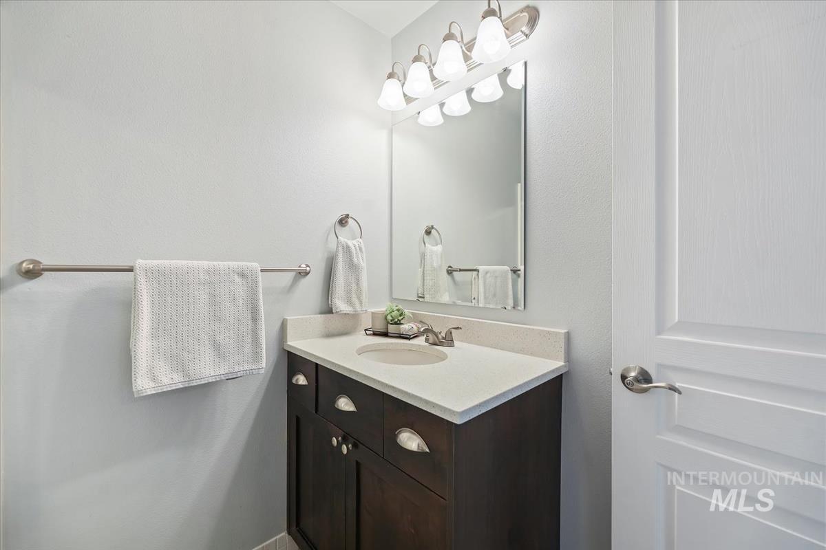 8779 W Pine Valley Ln, Boise, Idaho 83709, 3 Bedrooms, 2.5 Bathrooms, Residential For Sale, Price $339,900,MLS 98968791