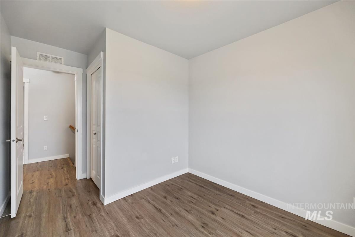 8779 W Pine Valley Ln, Boise, Idaho 83709, 3 Bedrooms, 2.5 Bathrooms, Residential For Sale, Price $339,900,MLS 98968791