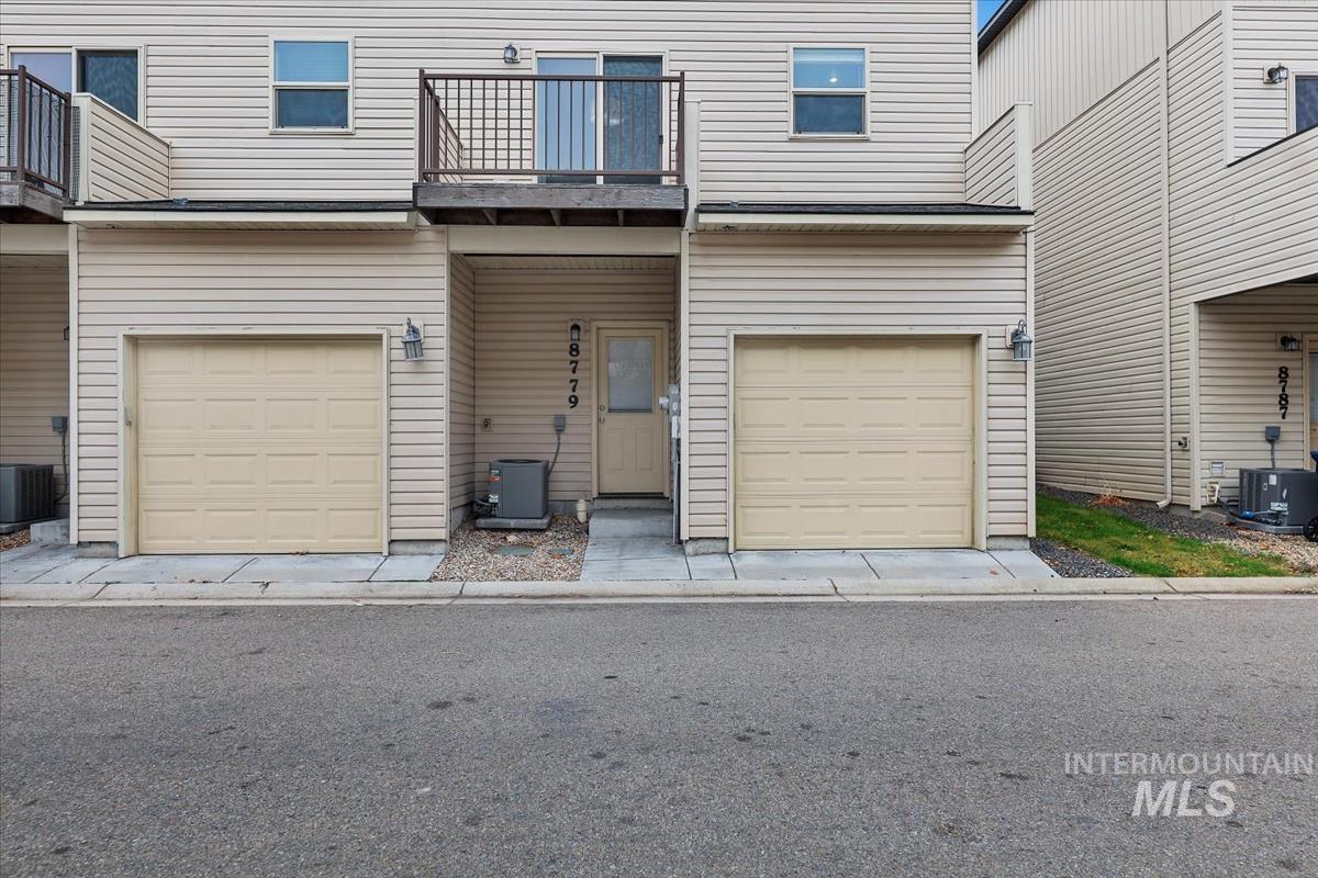 8779 W Pine Valley Ln, Boise, Idaho 83709, 3 Bedrooms, 2.5 Bathrooms, Residential For Sale, Price $339,900,MLS 98968791