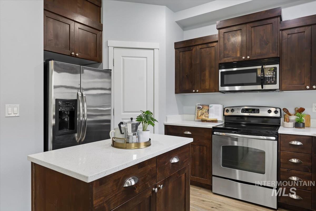 8779 W Pine Valley Ln, Boise, Idaho 83709, 3 Bedrooms, 2.5 Bathrooms, Residential For Sale, Price $339,900,MLS 98968791