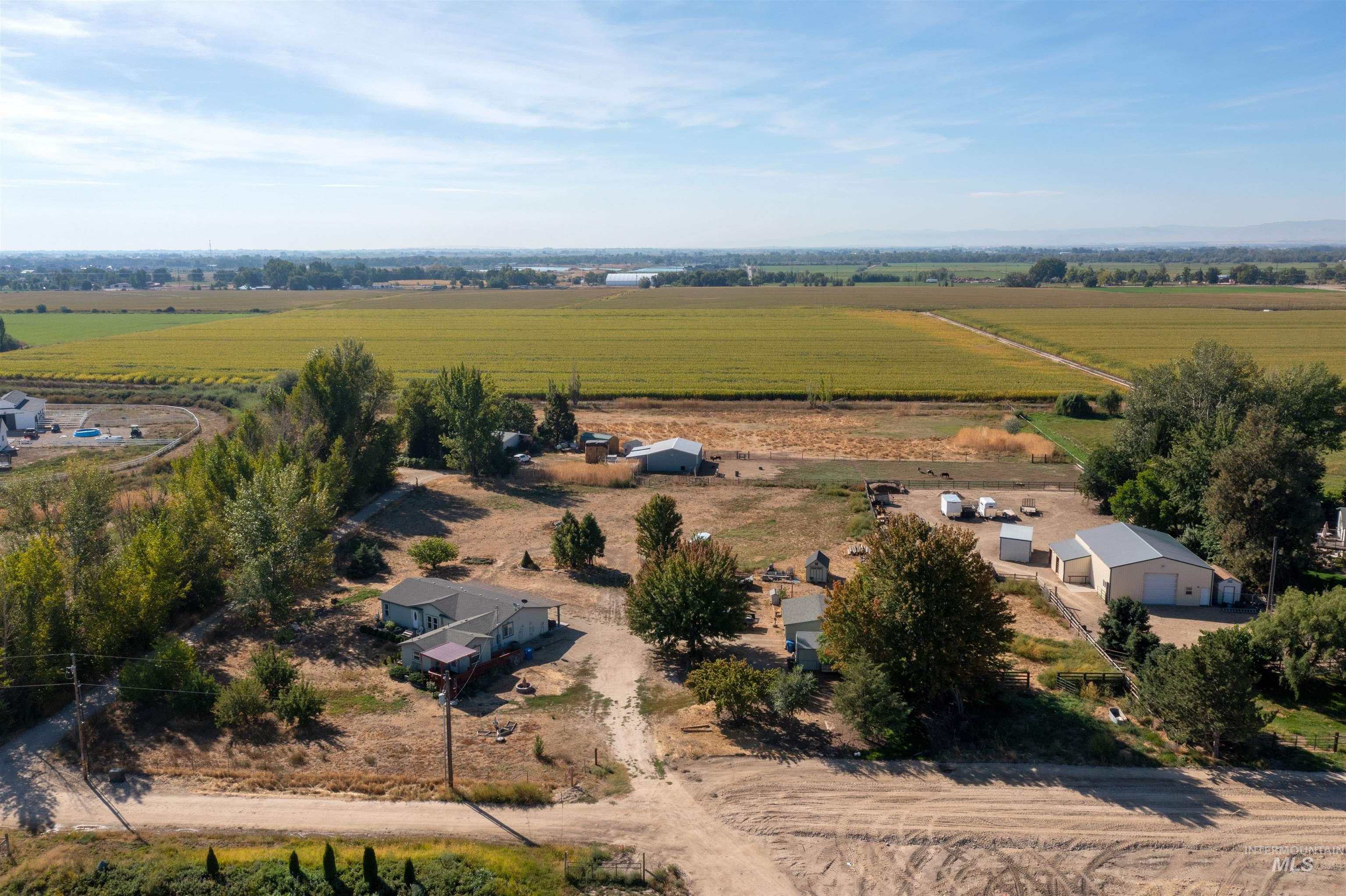 7687 Winter Horses Dr, Middleton, Idaho 83644, 4 Bedrooms, 3 Bathrooms, Residential For Sale, Price $575,000,MLS 98968799