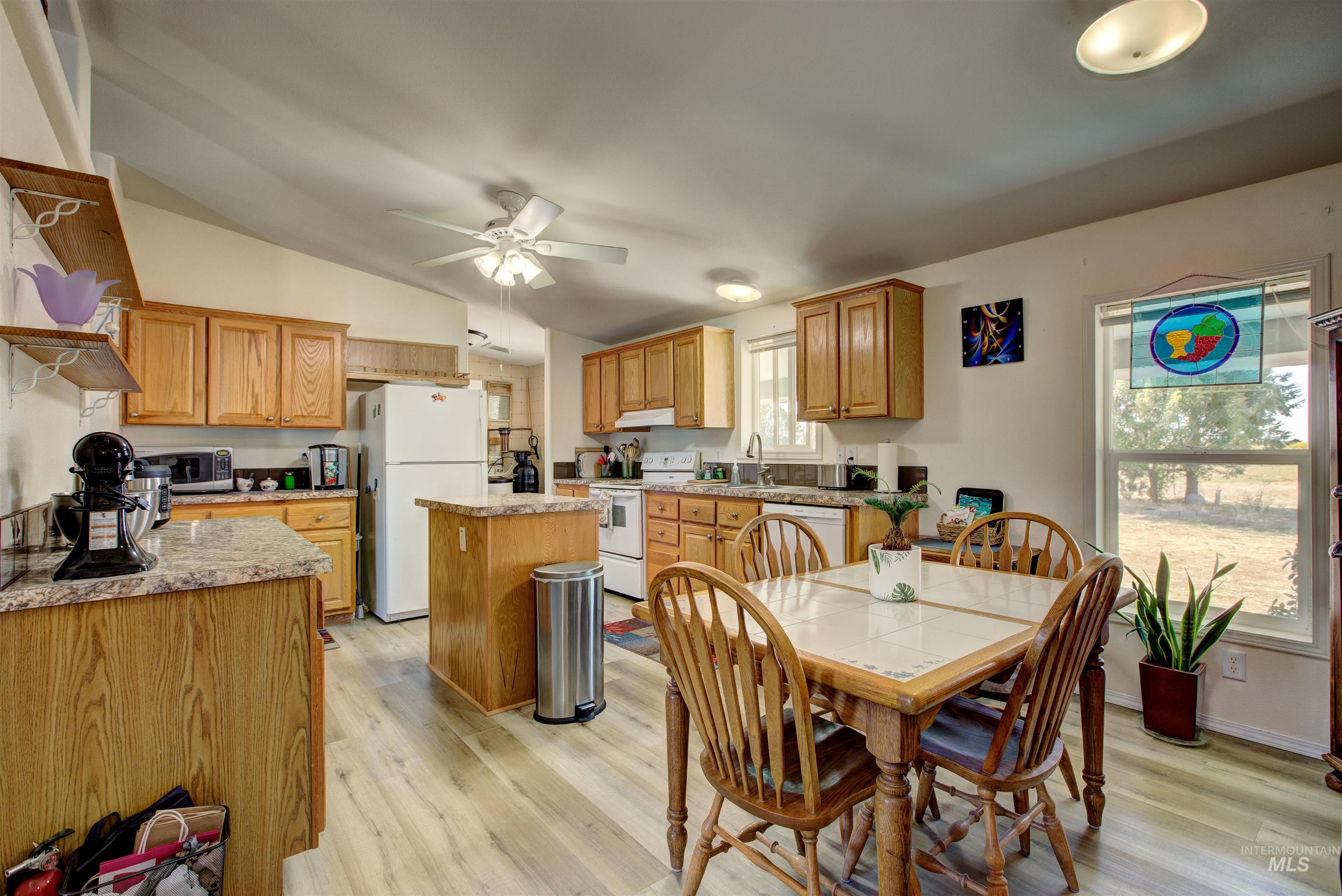 7687 Winter Horses Dr, Middleton, Idaho 83644, 4 Bedrooms, 3 Bathrooms, Residential For Sale, Price $575,000,MLS 98968799