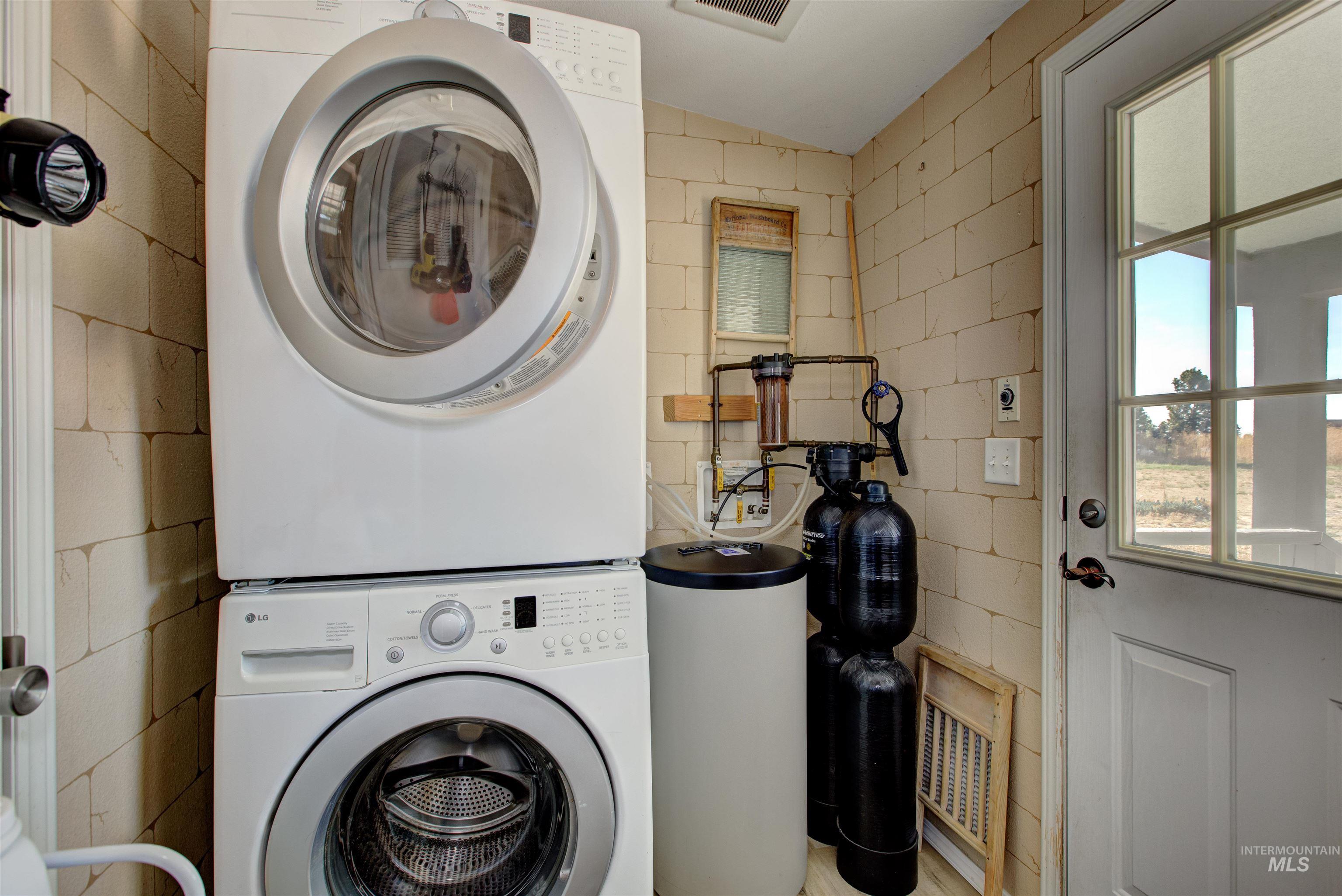 7687 Winter Horses Dr, Middleton, Idaho 83644, 4 Bedrooms, 3 Bathrooms, Residential For Sale, Price $575,000,MLS 98968799