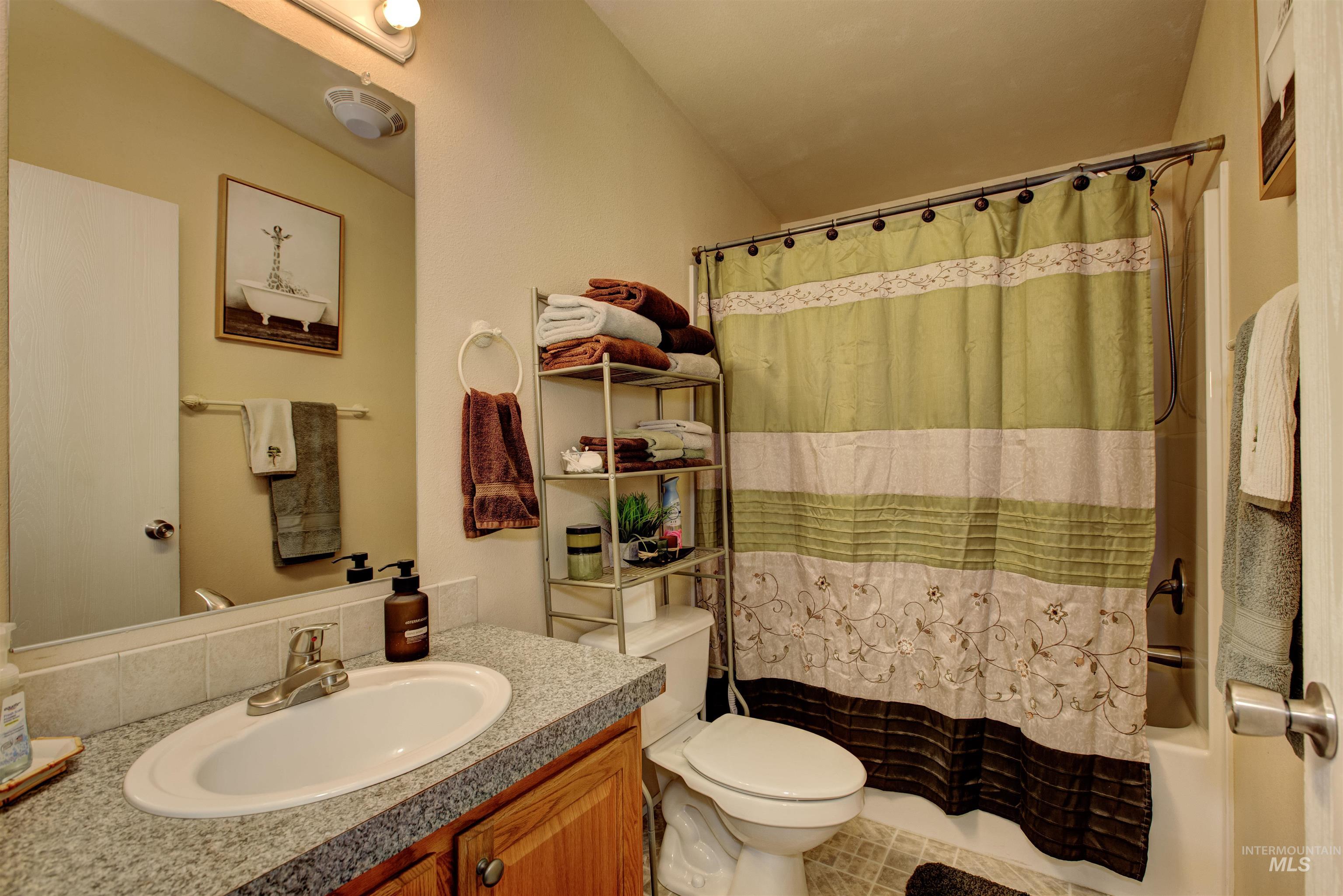 7687 Winter Horses Dr, Middleton, Idaho 83644, 4 Bedrooms, 3 Bathrooms, Residential For Sale, Price $575,000,MLS 98968799