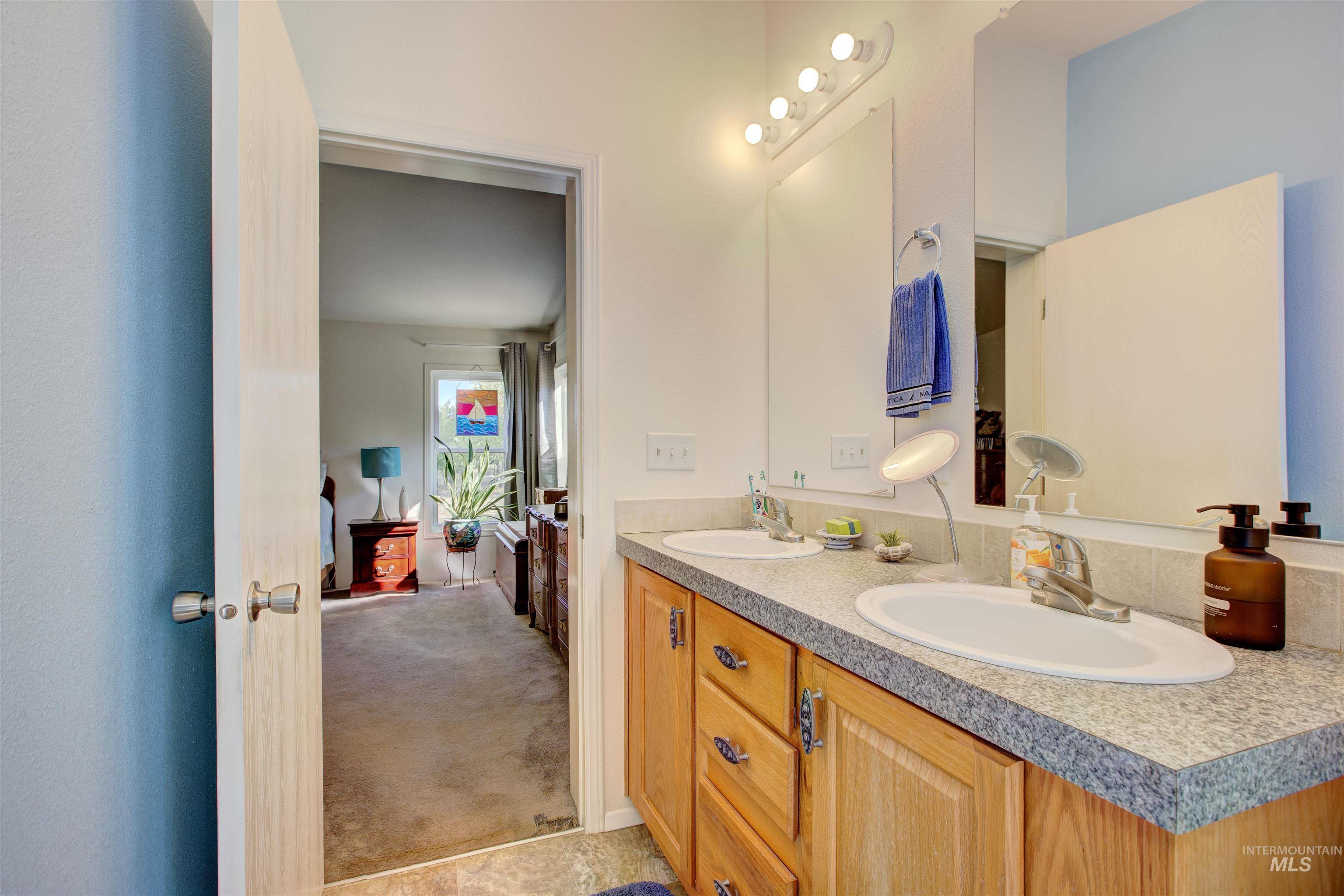 7687 Winter Horses Dr, Middleton, Idaho 83644, 4 Bedrooms, 3 Bathrooms, Residential For Sale, Price $575,000,MLS 98968799