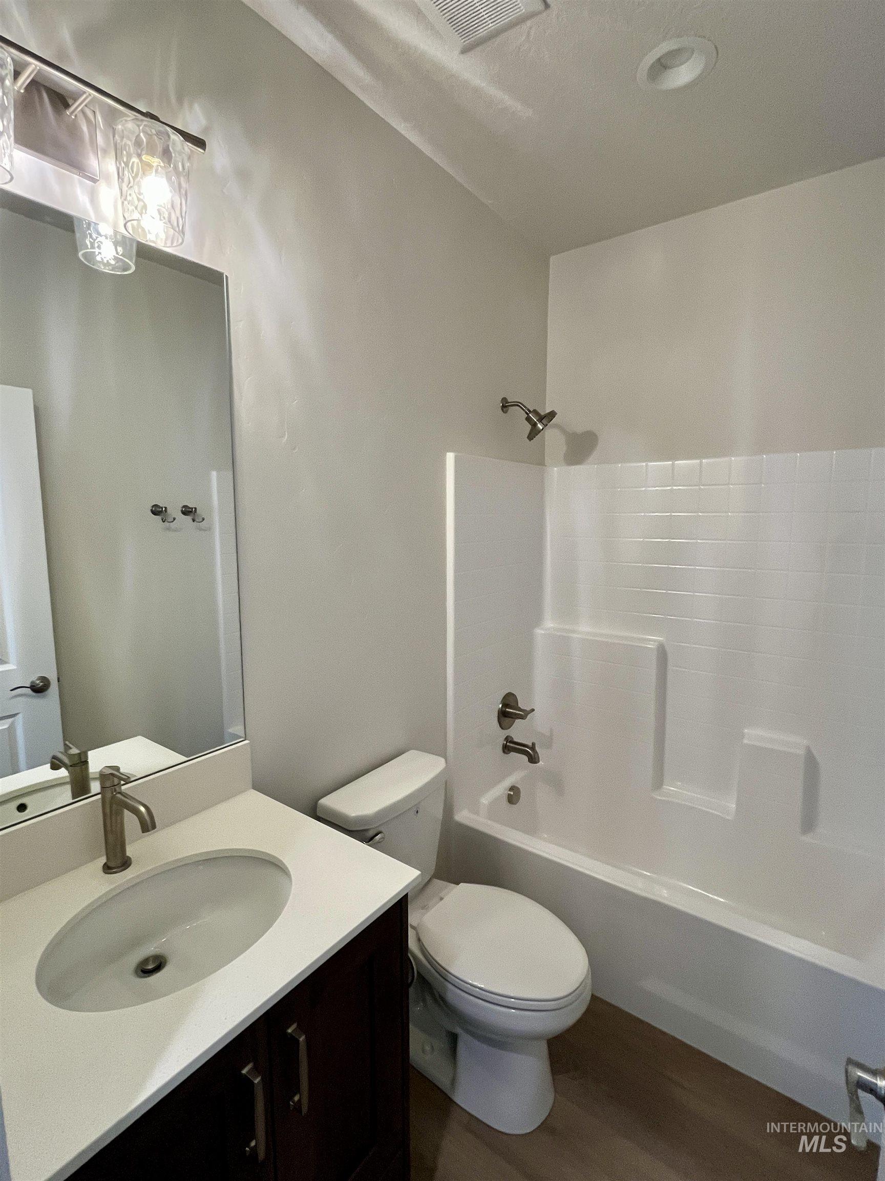 300 E Mayfield Springs Blvd, Boise, Idaho 83716, 3 Bedrooms, 2 Bathrooms, Residential For Sale, Price $459,900, 98968806