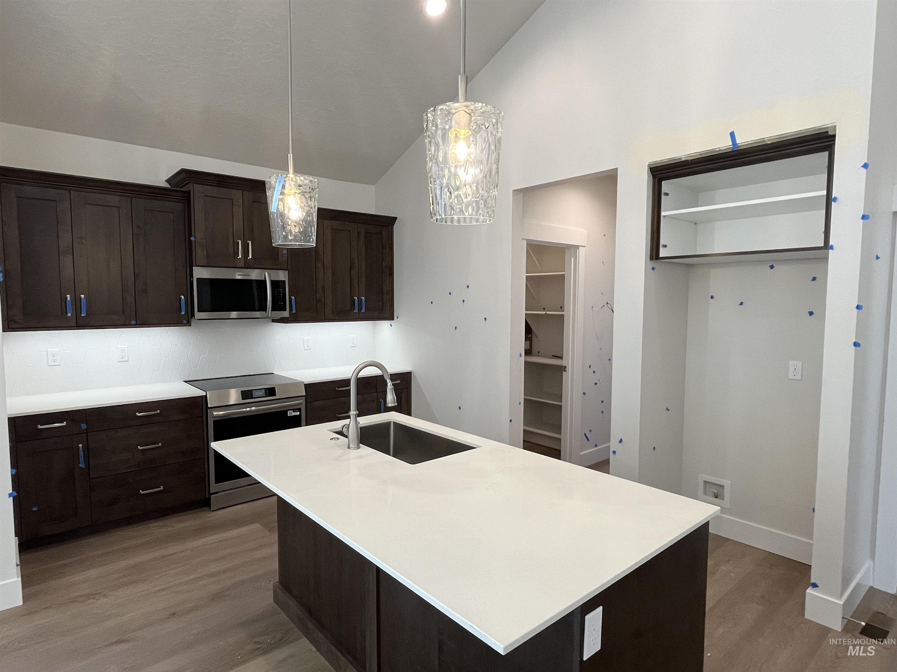 300 E Mayfield Springs Blvd, Boise, Idaho 83716, 3 Bedrooms, 2 Bathrooms, Residential For Sale, Price $459,900, 98968806