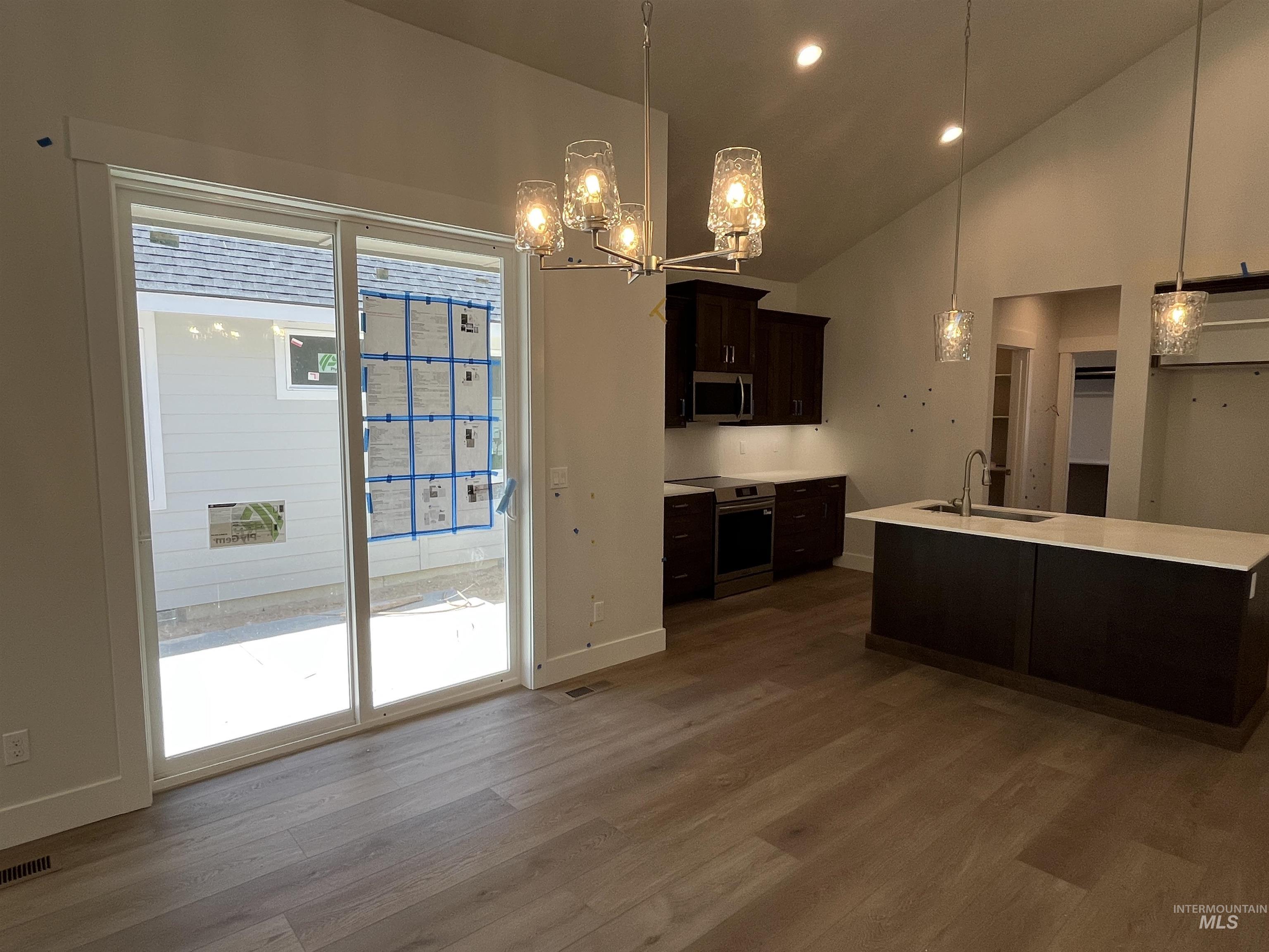 300 E Mayfield Springs Blvd, Boise, Idaho 83716, 3 Bedrooms, 2 Bathrooms, Residential For Sale, Price $459,900, 98968806