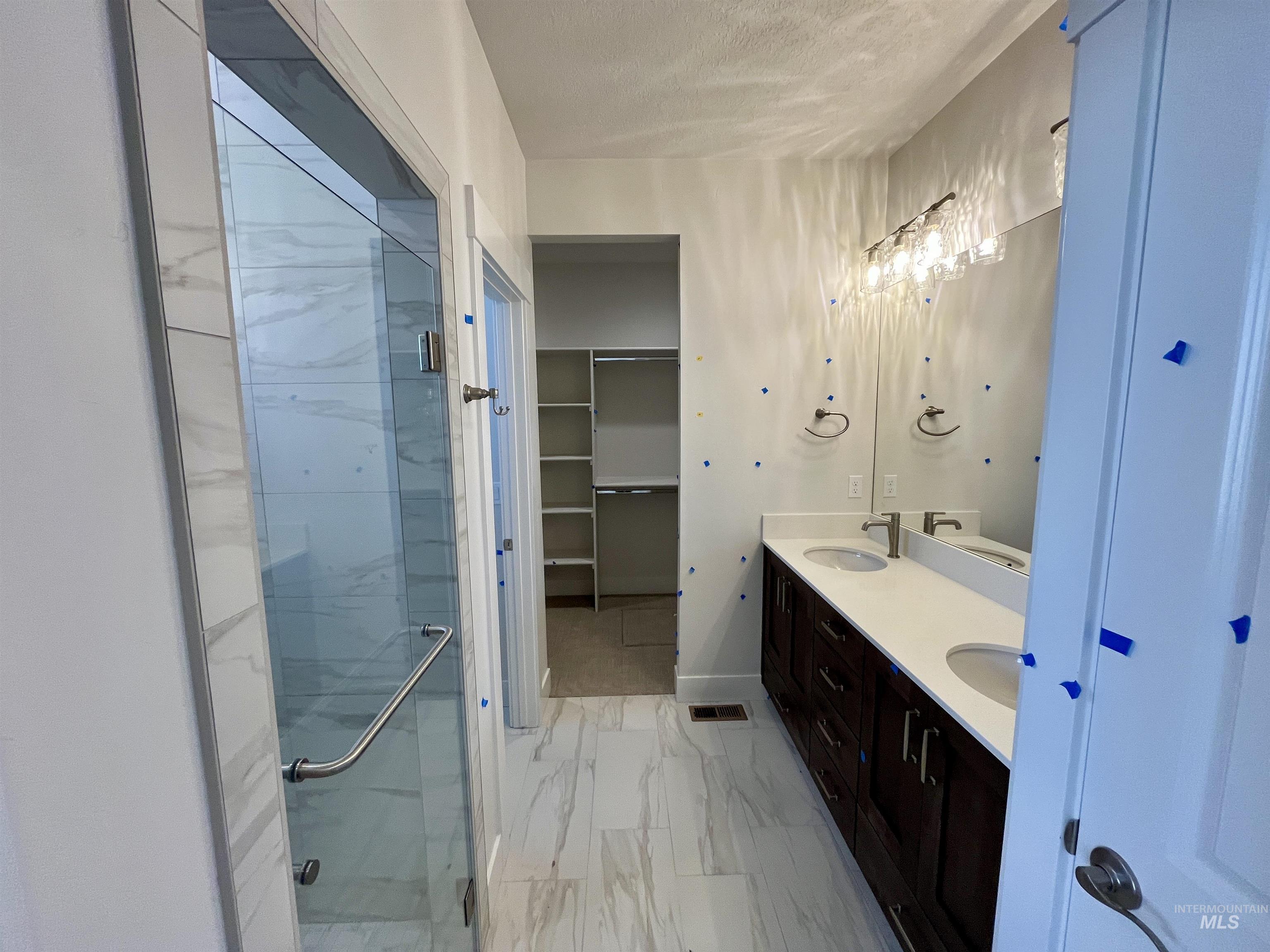 300 E Mayfield Springs Blvd, Boise, Idaho 83716, 3 Bedrooms, 2 Bathrooms, Residential For Sale, Price $459,900, 98968806