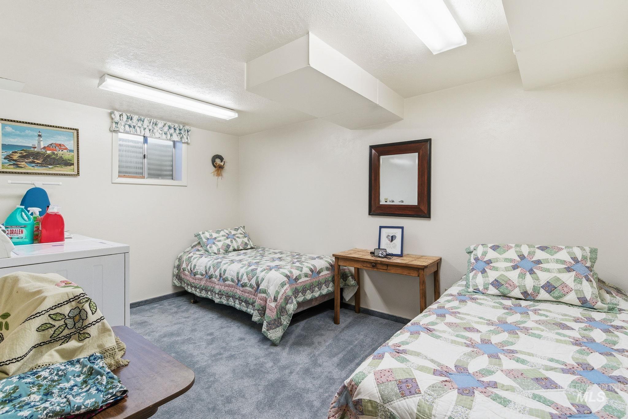 5621 W Centerbrook Dr, Boise, Idaho 83705, 5 Bedrooms, 2 Bathrooms, Residential For Sale, Price $499,000,MLS 98968810