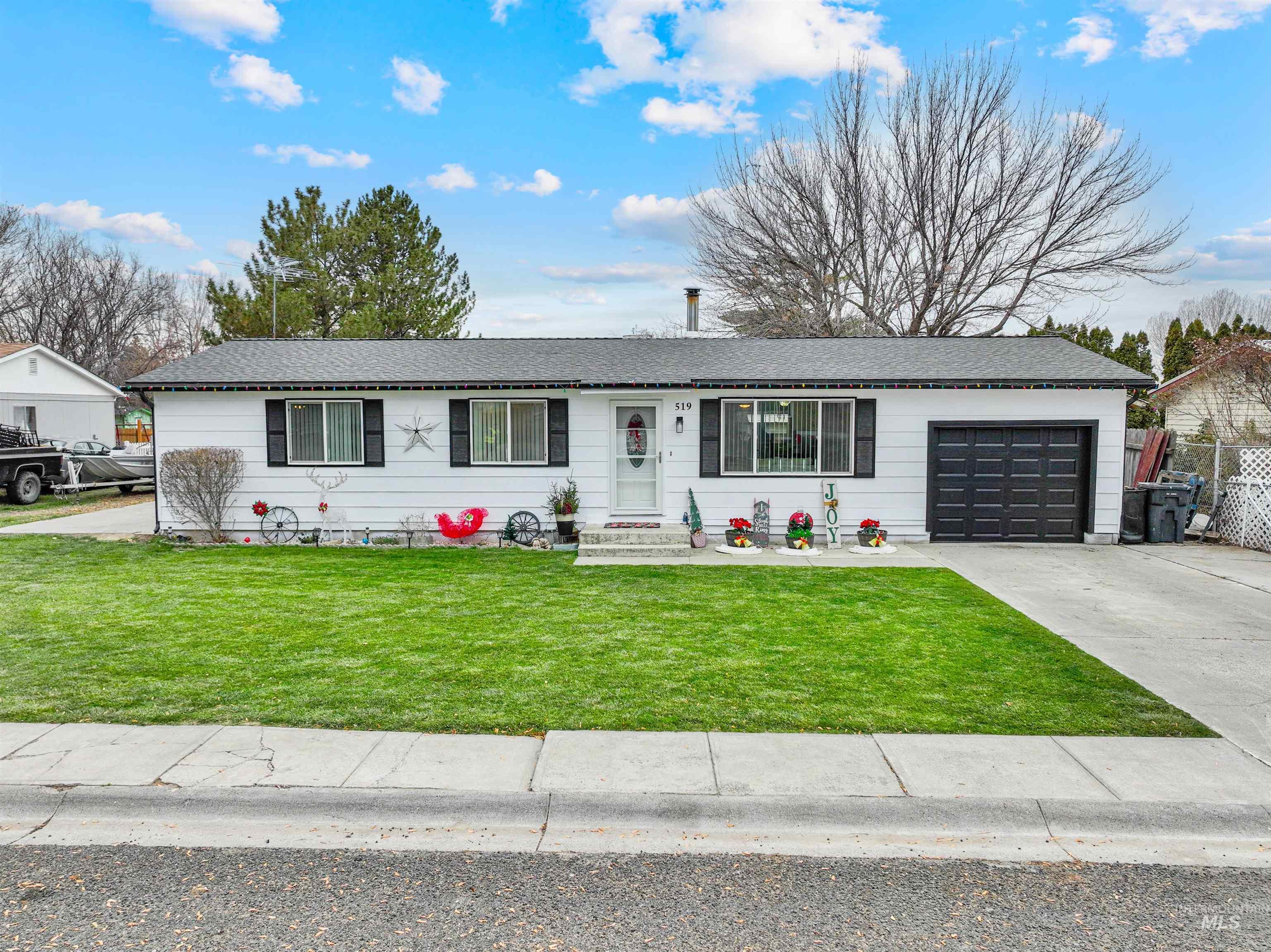 519 Wiseman, Hansen, Idaho 83338, 3 Bedrooms, 1 Bathroom, Residential For Sale, Price $265,000,MLS 98968823