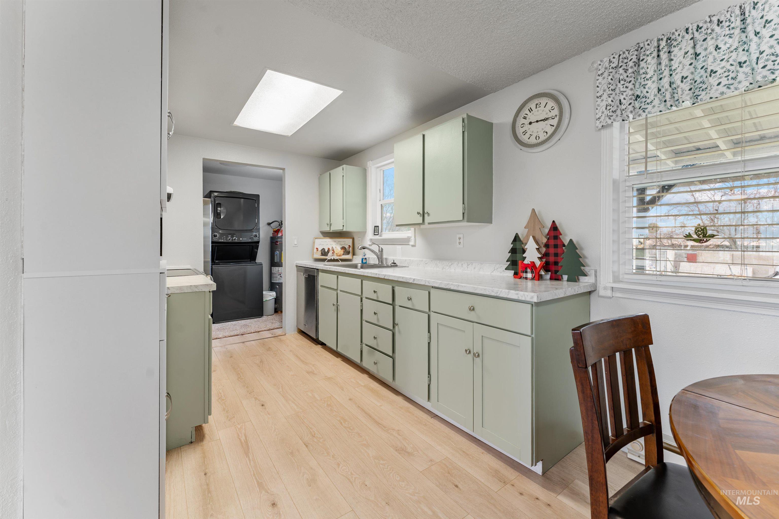 519 Wiseman, Hansen, Idaho 83338, 3 Bedrooms, 1 Bathroom, Residential For Sale, Price $265,000,MLS 98968823