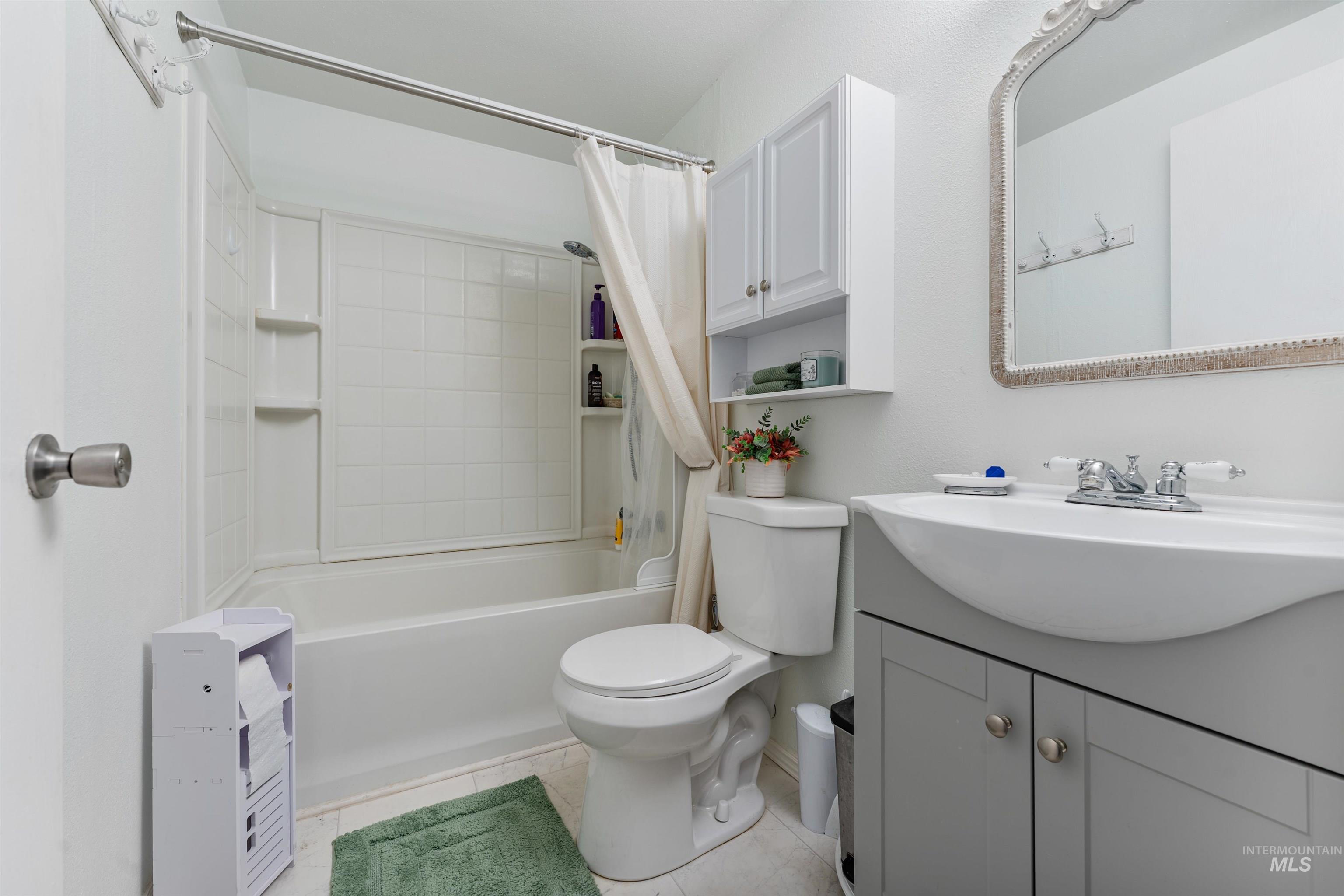 519 Wiseman, Hansen, Idaho 83338, 3 Bedrooms, 1 Bathroom, Residential For Sale, Price $265,000,MLS 98968823