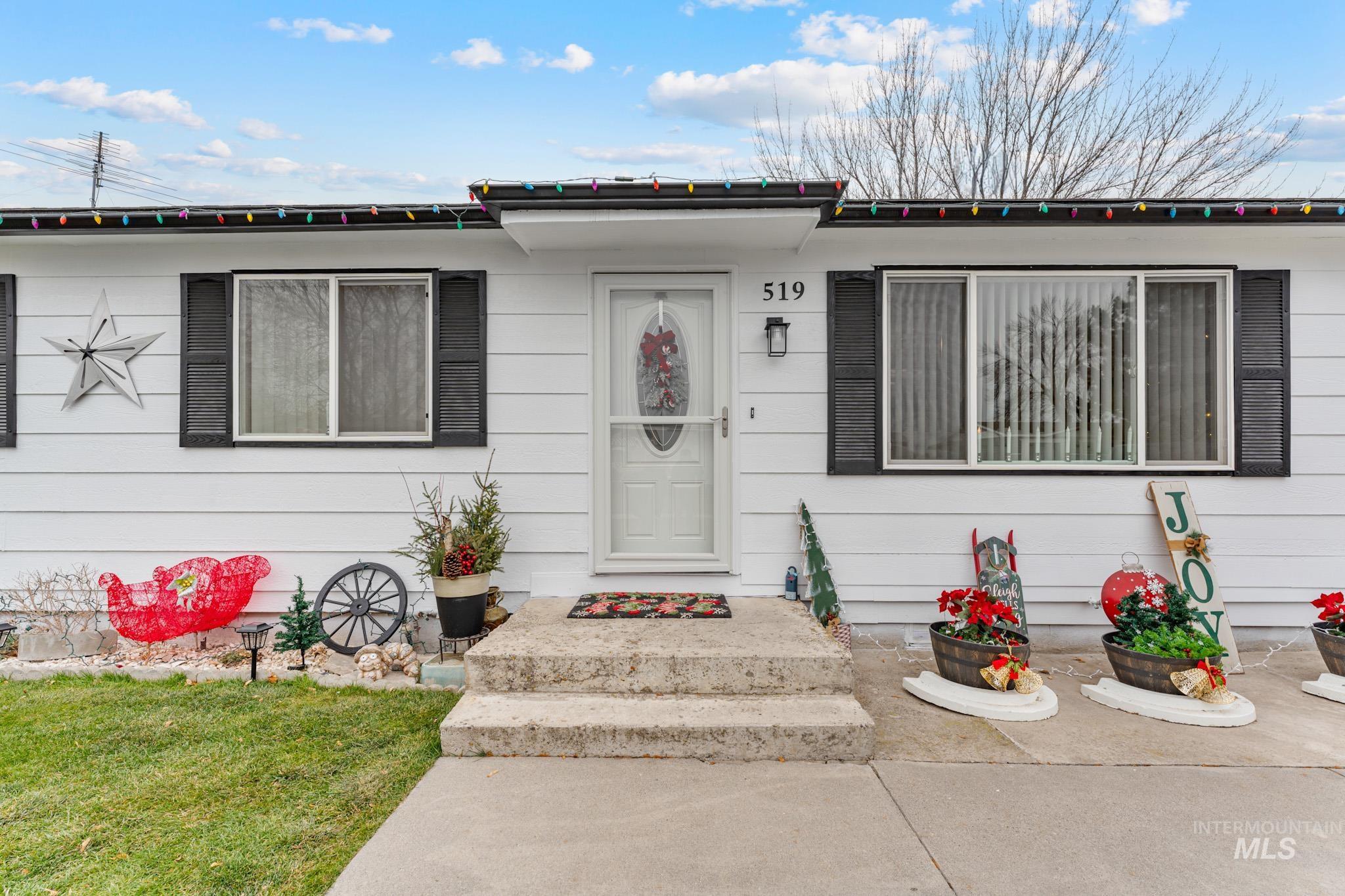 519 Wiseman, Hansen, Idaho 83338, 3 Bedrooms, 1 Bathroom, Residential For Sale, Price $265,000,MLS 98968823