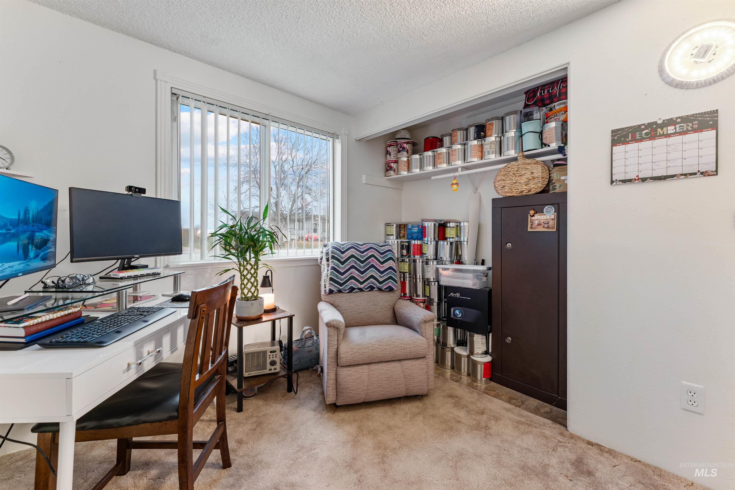 519 Wiseman, Hansen, Idaho 83338, 3 Bedrooms, 1 Bathroom, Residential For Sale, Price $265,000,MLS 98968823