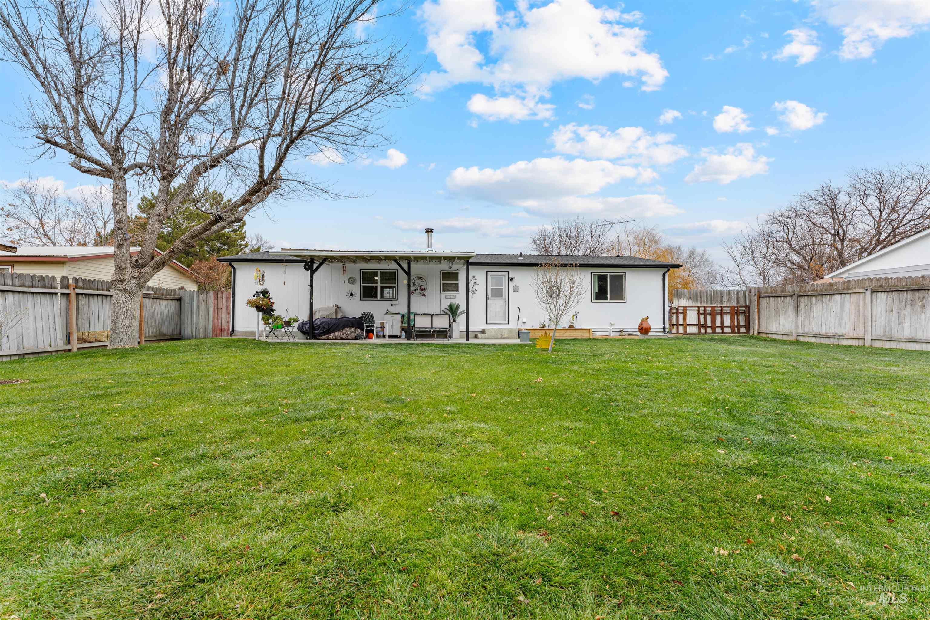 519 Wiseman, Hansen, Idaho 83338, 3 Bedrooms, 1 Bathroom, Residential For Sale, Price $265,000,MLS 98968823