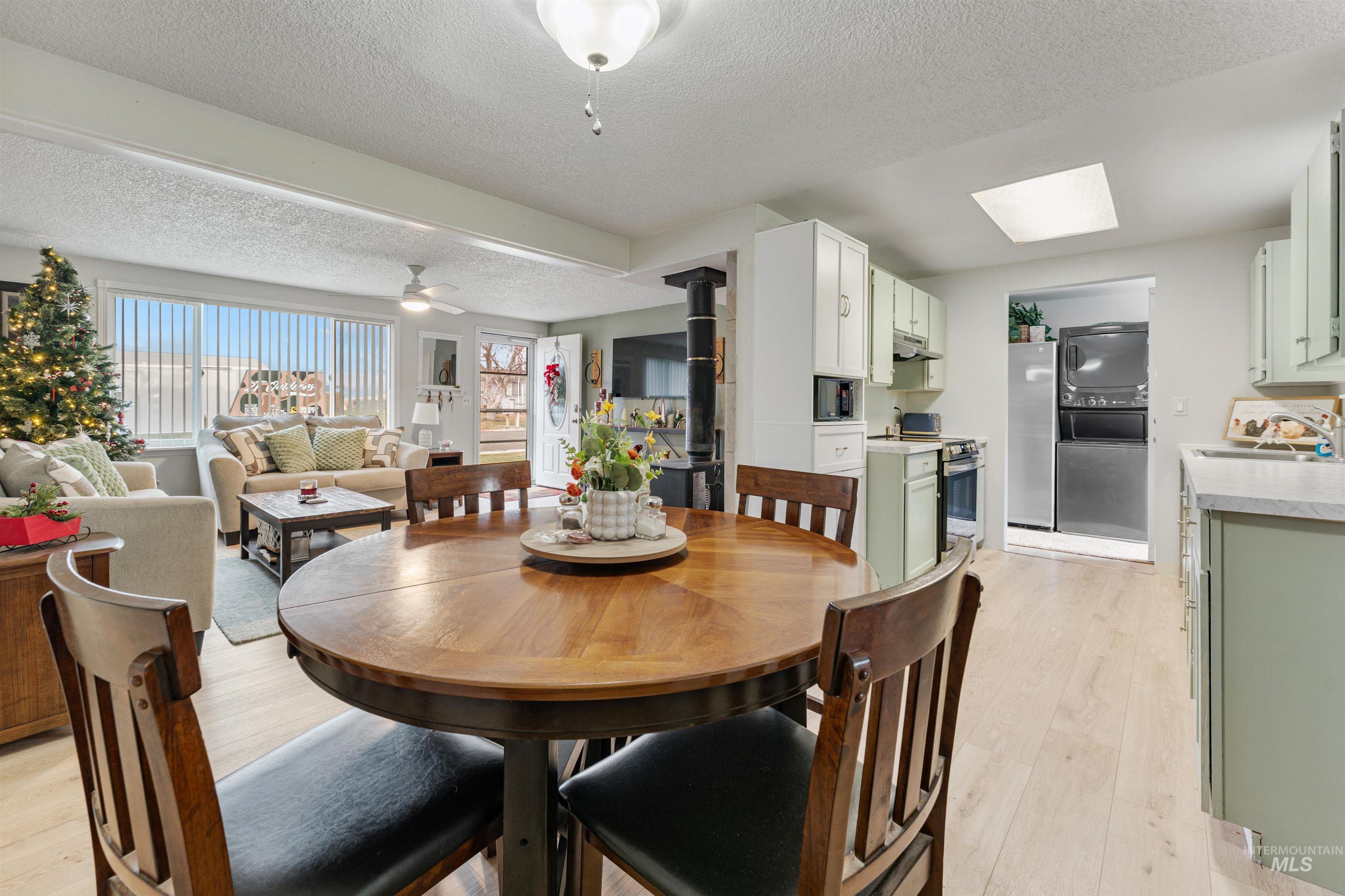 519 Wiseman, Hansen, Idaho 83338, 3 Bedrooms, 1 Bathroom, Residential For Sale, Price $265,000,MLS 98968823