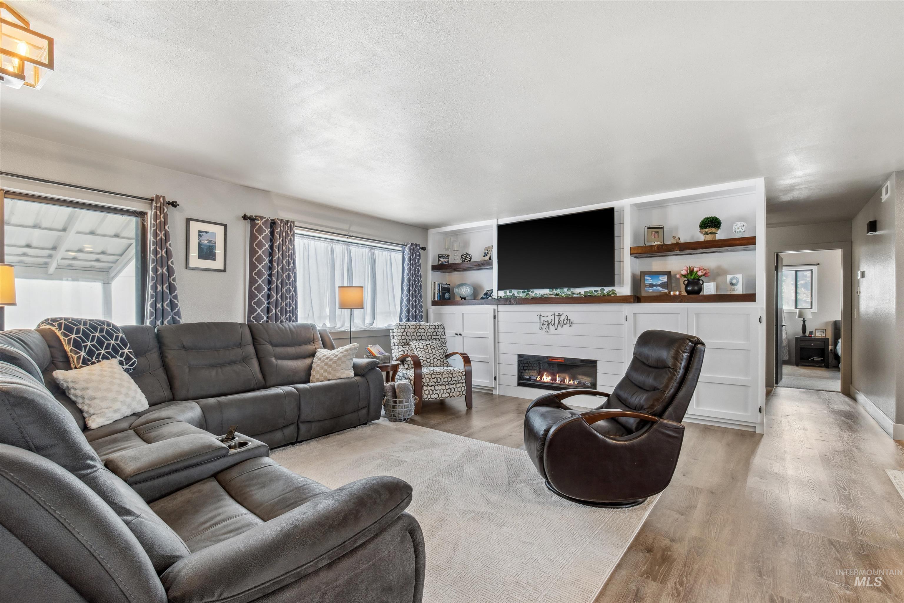 940 Coulter Ln, Clarkston, Washington 99403, 3 Bedrooms, 3 Bathrooms, Residential For Sale, Price $589,000,MLS 98968828