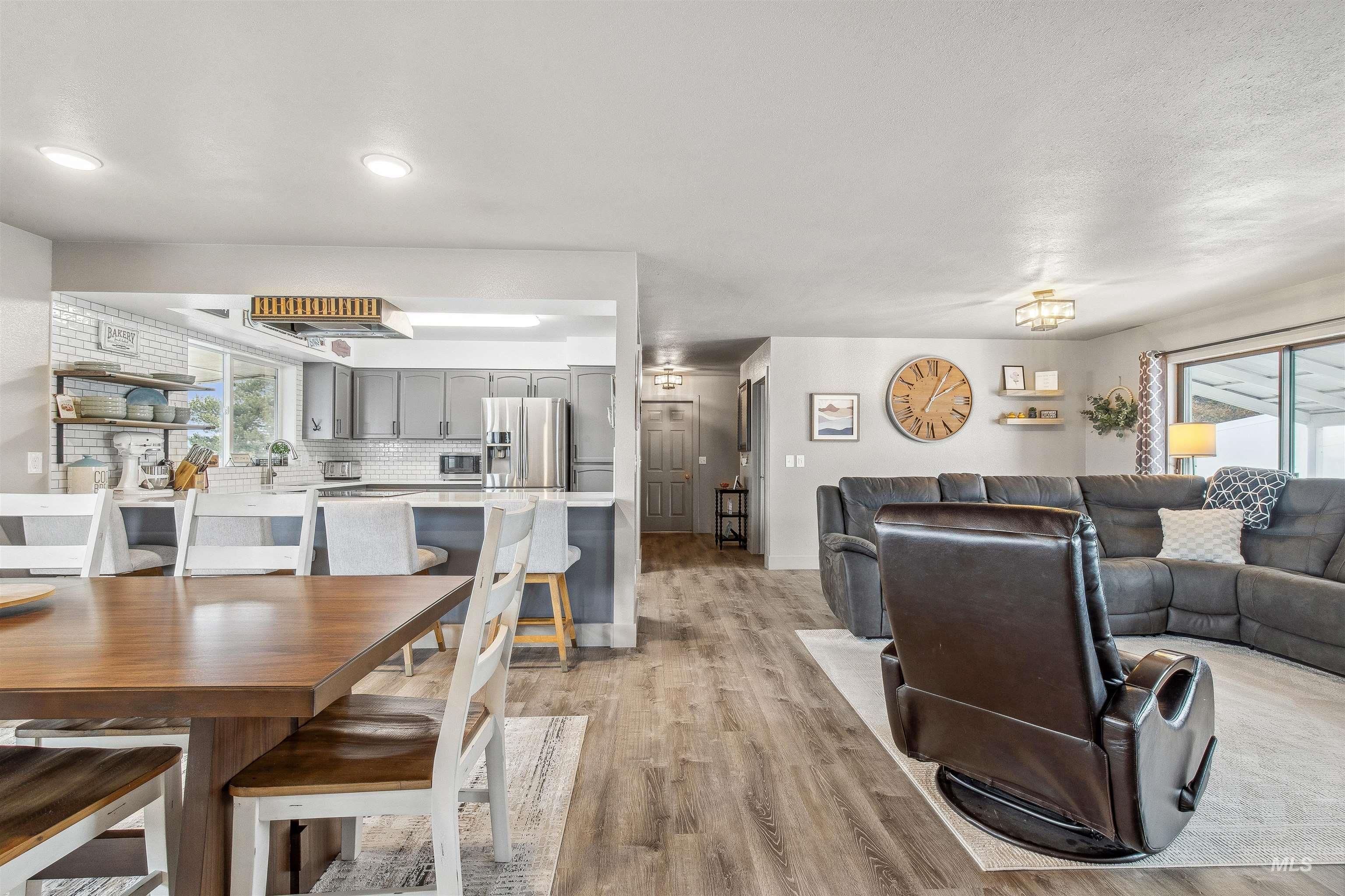 940 Coulter Ln, Clarkston, Washington 99403, 3 Bedrooms, 3 Bathrooms, Residential For Sale, Price $589,000,MLS 98968828