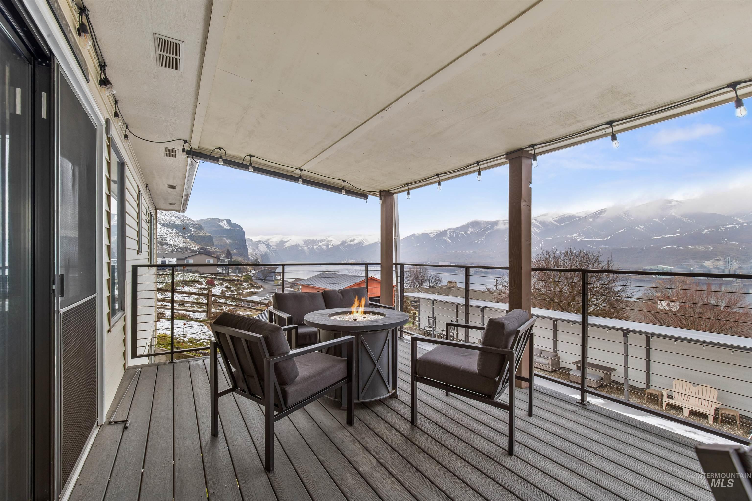 940 Coulter Ln, Clarkston, Washington 99403, 3 Bedrooms, 3 Bathrooms, Residential For Sale, Price $589,000,MLS 98968828