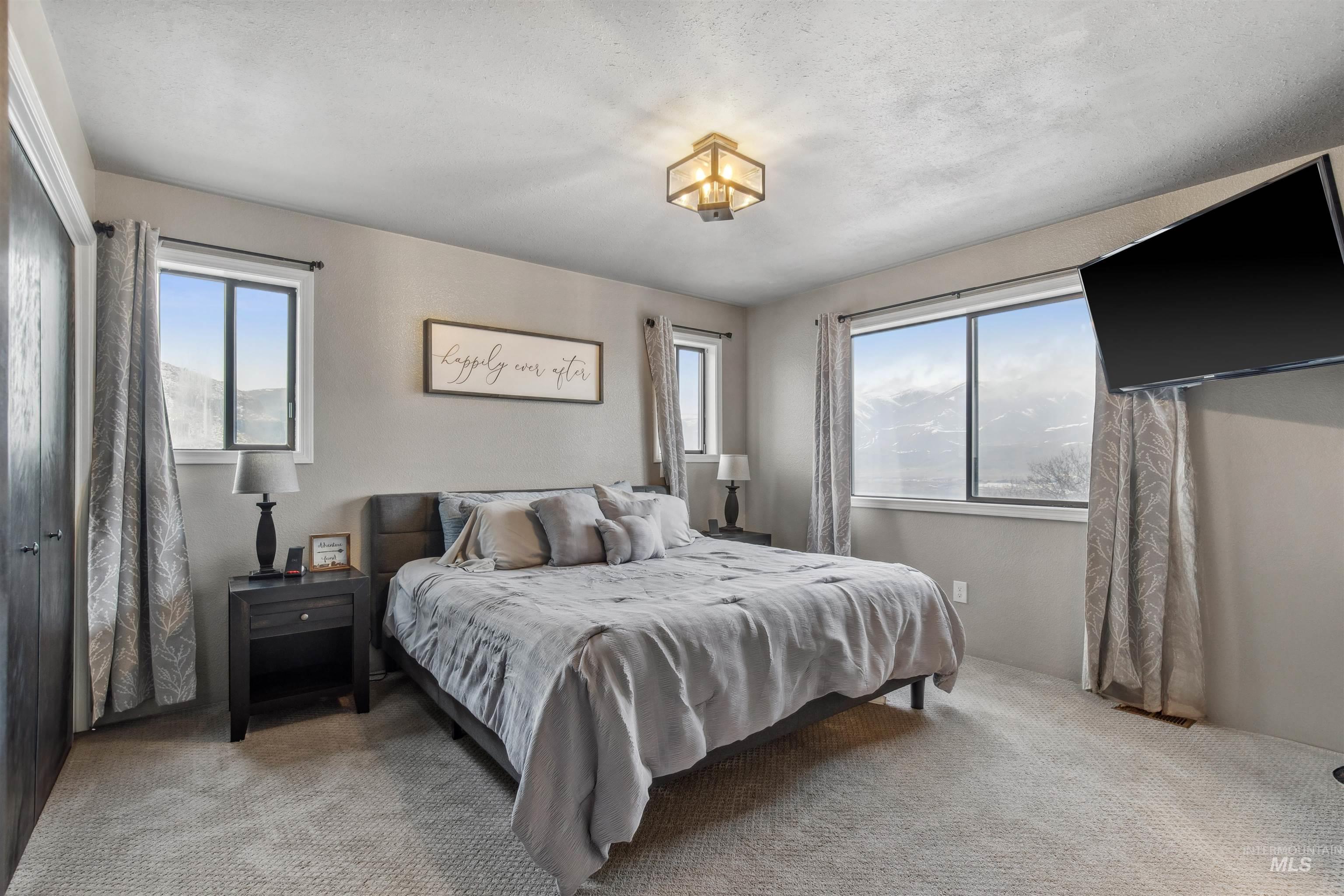 940 Coulter Ln, Clarkston, Washington 99403, 3 Bedrooms, 3 Bathrooms, Residential For Sale, Price $589,000,MLS 98968828