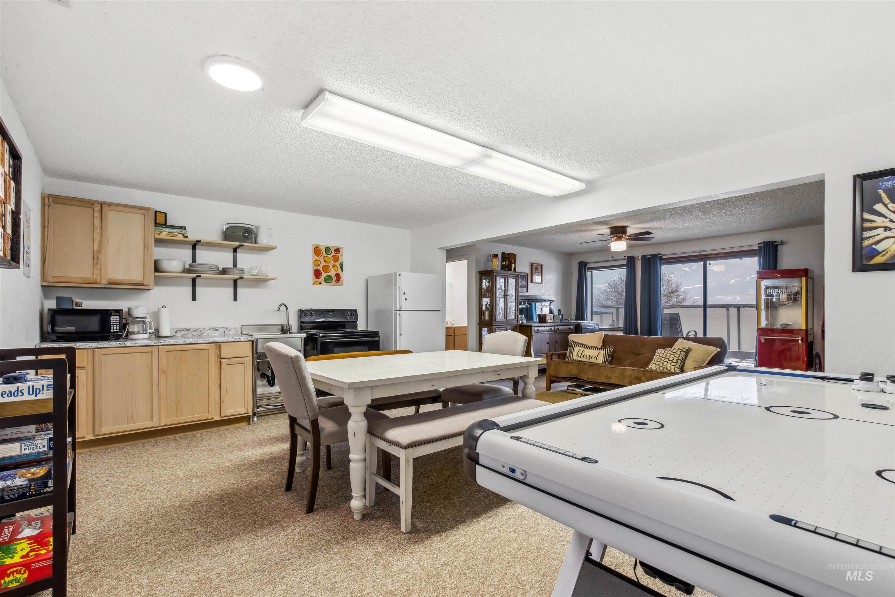 940 Coulter Ln, Clarkston, Washington 99403, 3 Bedrooms, 3 Bathrooms, Residential For Sale, Price $589,000,MLS 98968828