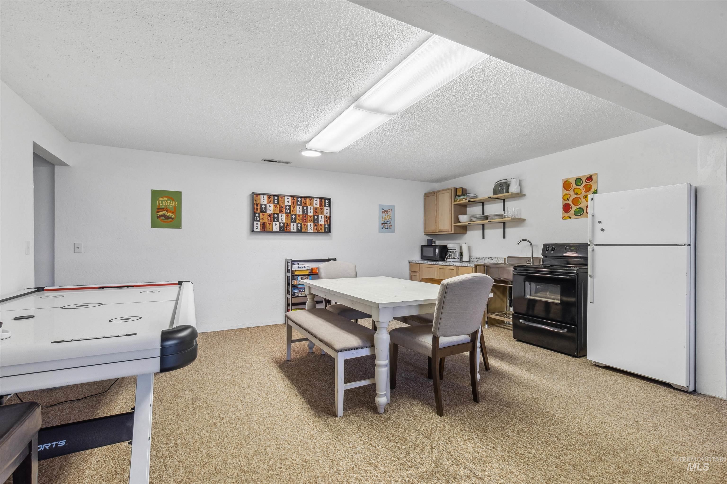 940 Coulter Ln, Clarkston, Washington 99403, 3 Bedrooms, 3 Bathrooms, Residential For Sale, Price $589,000,MLS 98968828