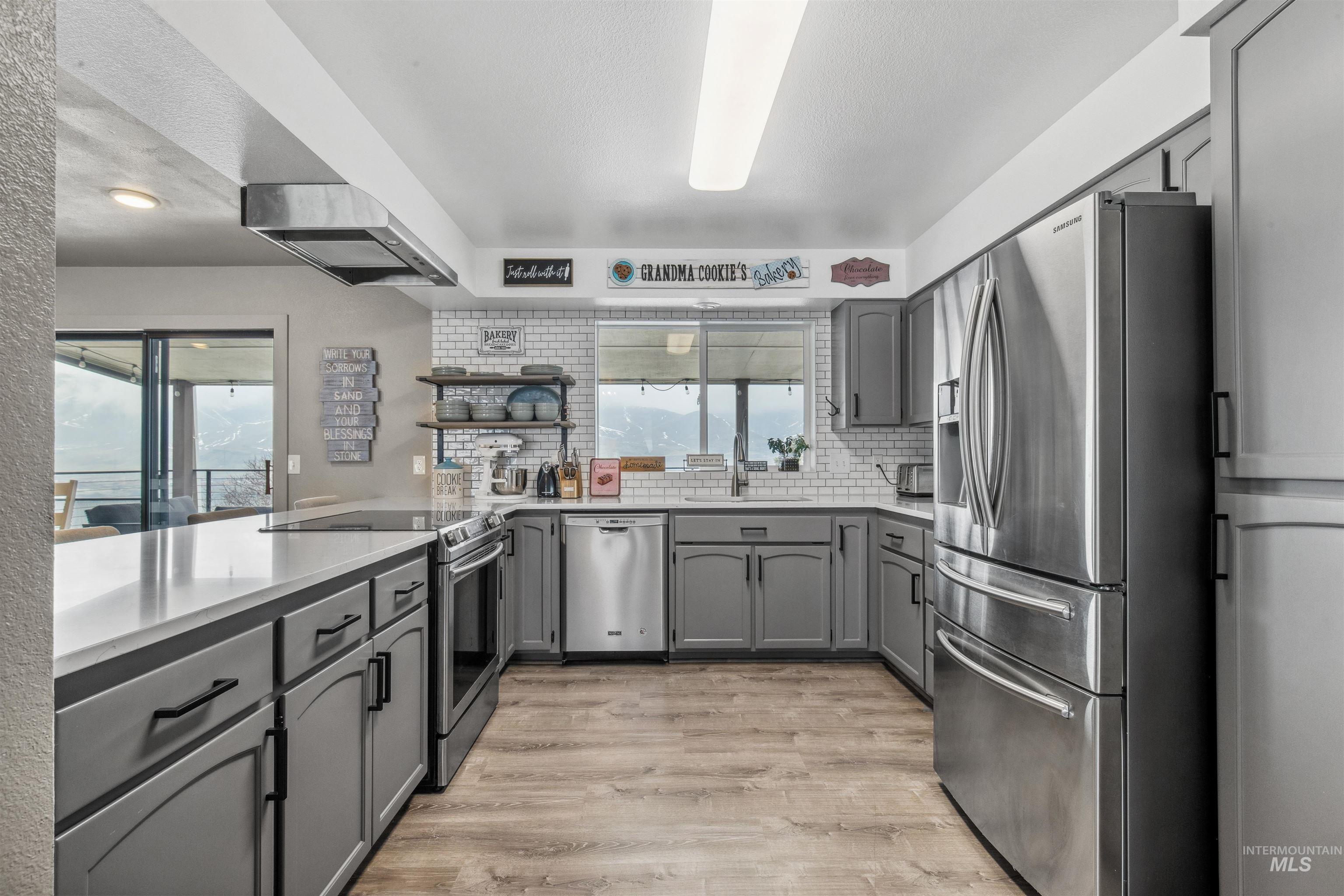 940 Coulter Ln, Clarkston, Washington 99403, 3 Bedrooms, 3 Bathrooms, Residential For Sale, Price $589,000,MLS 98968828