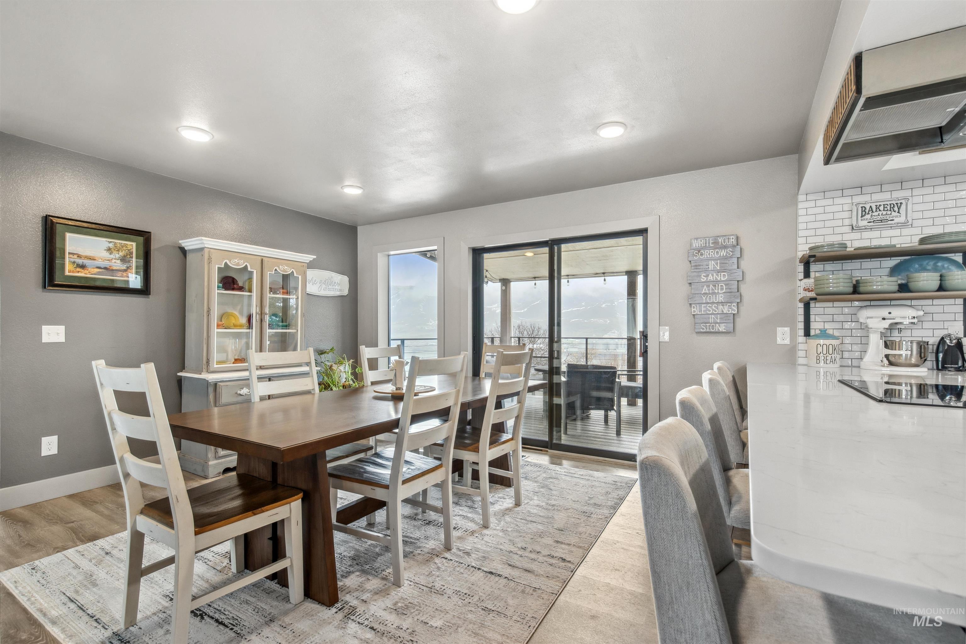 940 Coulter Ln, Clarkston, Washington 99403, 3 Bedrooms, 3 Bathrooms, Residential For Sale, Price $589,000,MLS 98968828