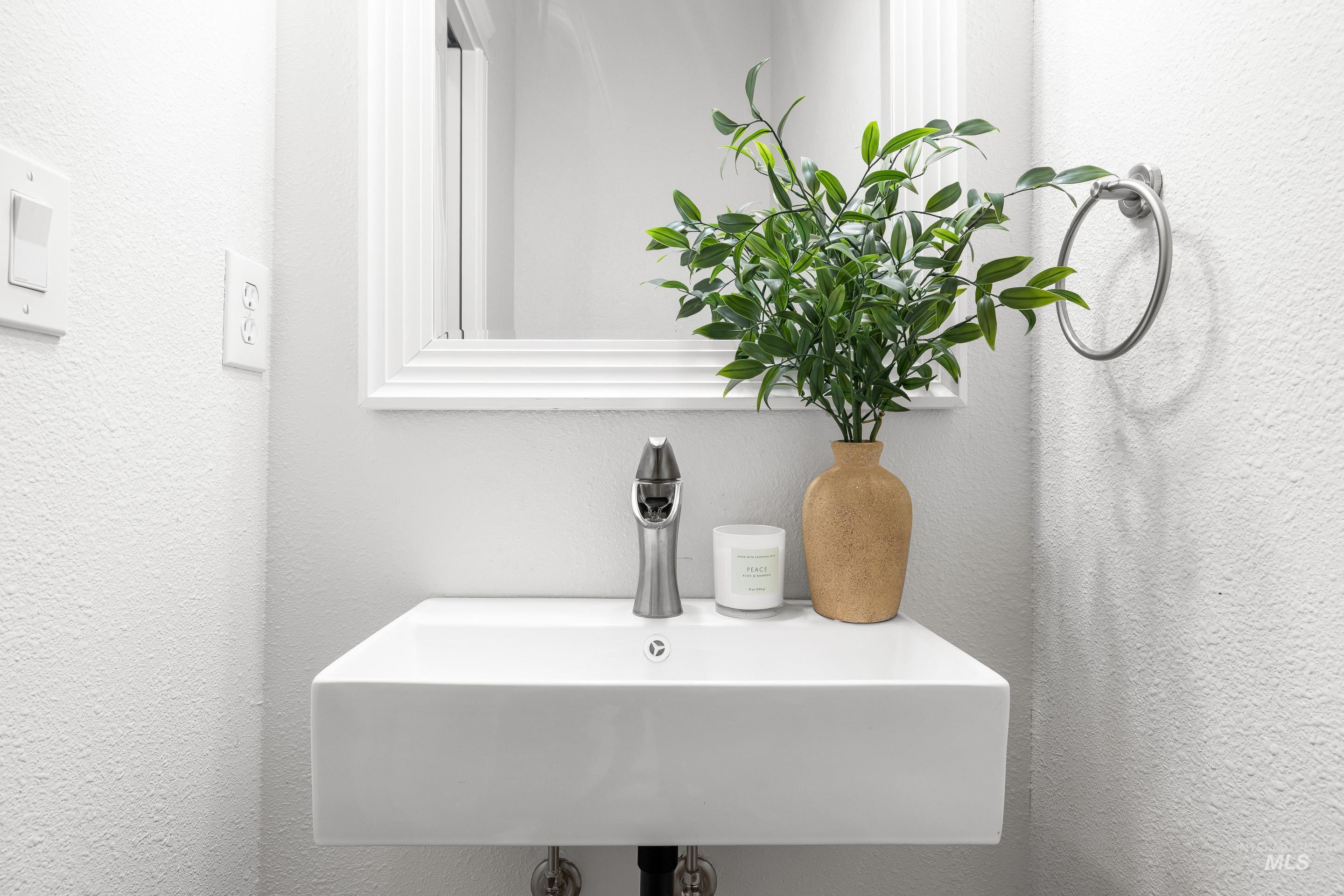 1197 N Cove Colony Way, Eagle, Idaho 83616, 4 Bedrooms, 3.5 Bathrooms, Residential For Sale, Price $1,150,000,MLS 98968833