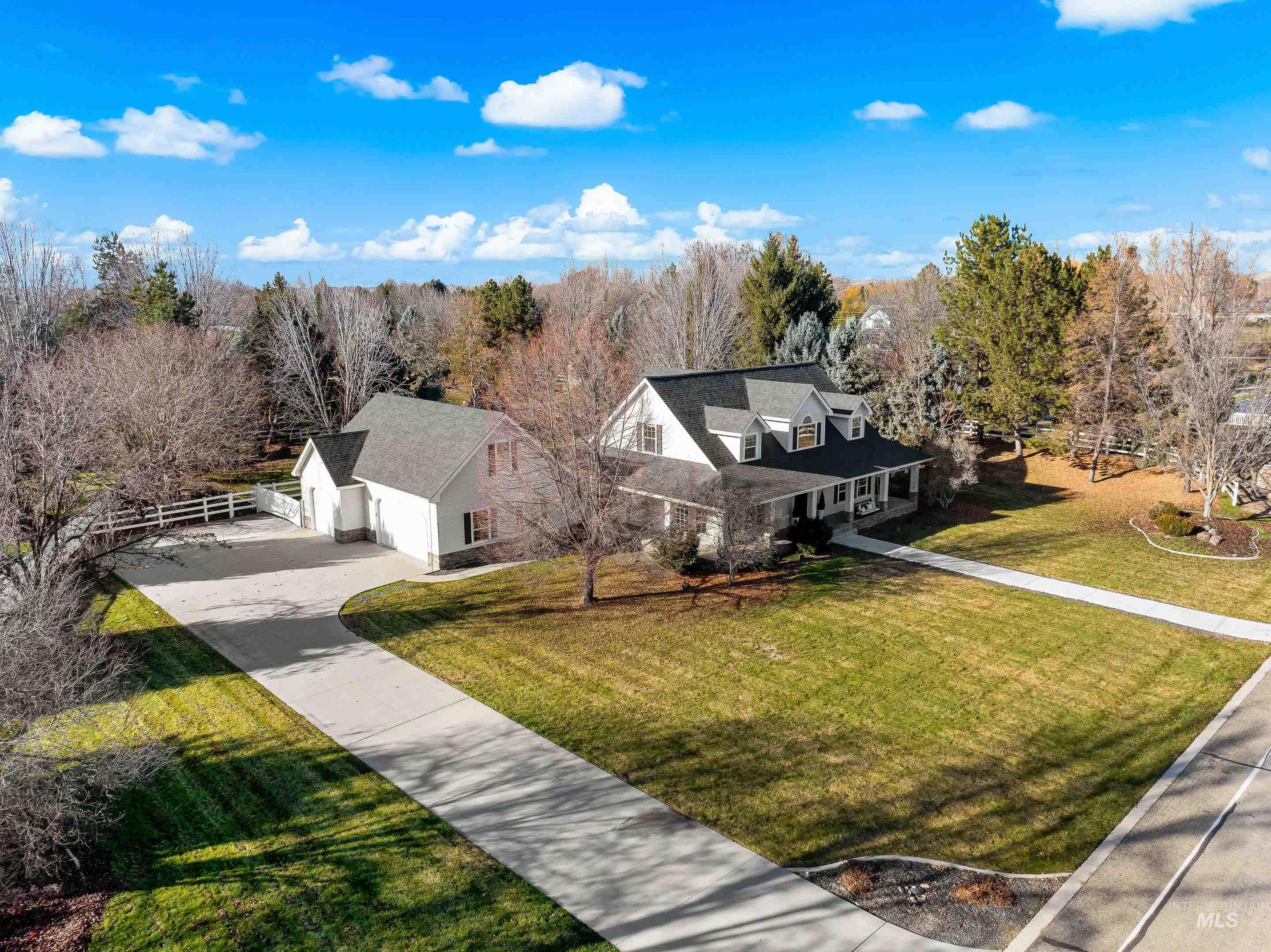 1197 N Cove Colony Way, Eagle, Idaho 83616, 4 Bedrooms, 3.5 Bathrooms, Residential For Sale, Price $1,175,000,MLS 98968833