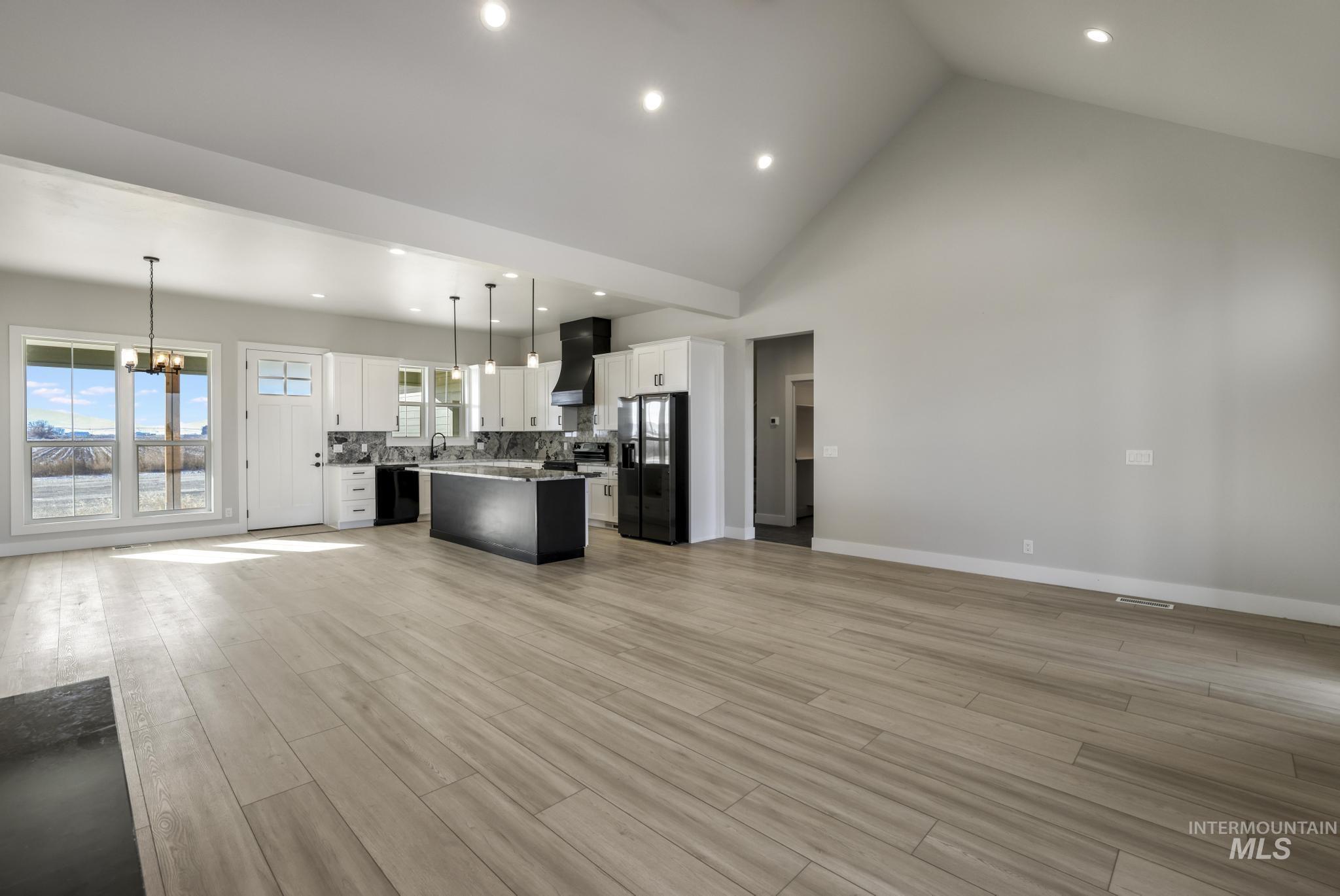 262 Ferdinand Circle, Burley, Idaho 83318, 4 Bedrooms, 3.5 Bathrooms, Residential For Sale, Price $625,000,MLS 98968847