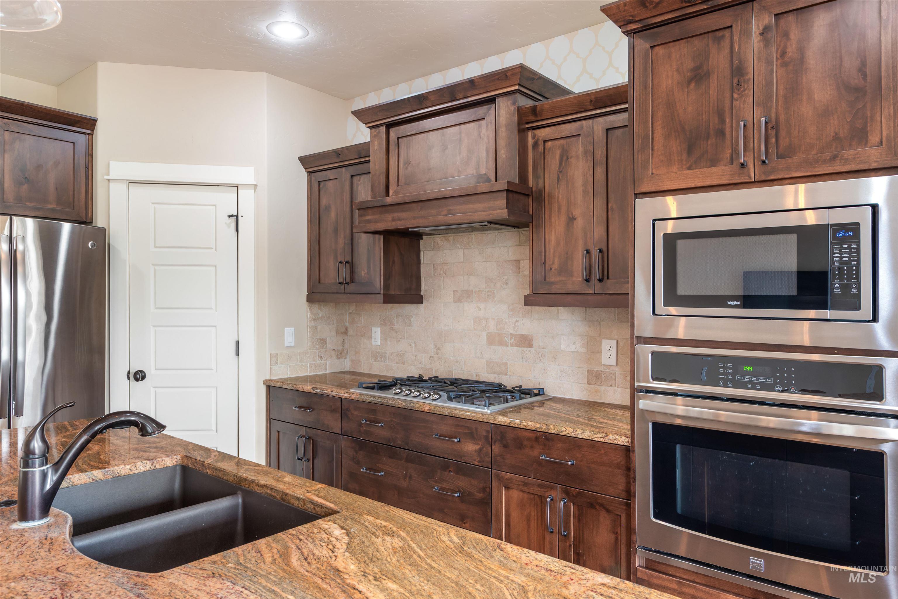 10201 W Lakeland Drive, Garden City, Idaho 83714, 3 Bedrooms, 2 Bathrooms, Residential For Sale, Price $559,900,MLS 98968864