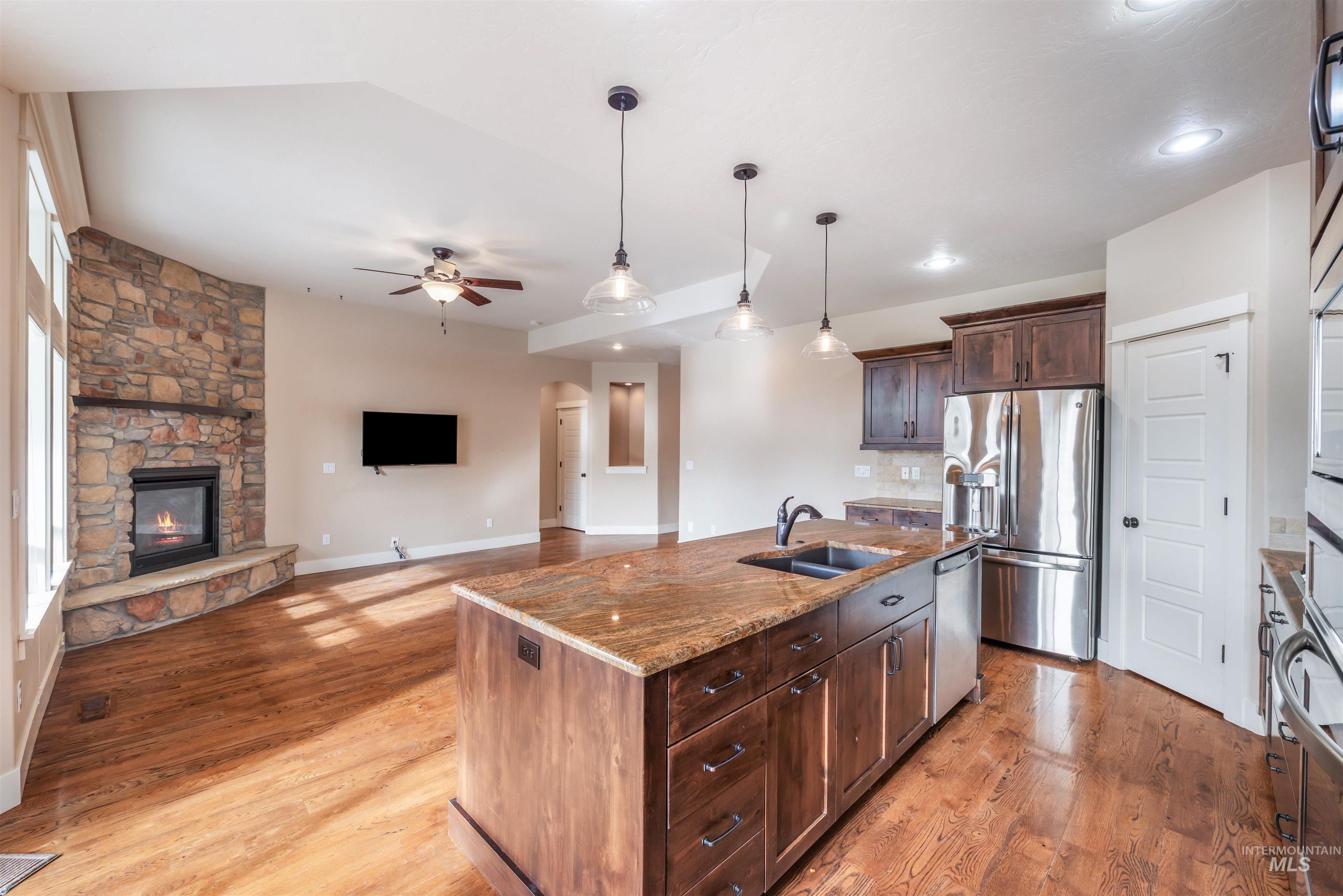 10201 W Lakeland Drive, Garden City, Idaho 83714, 3 Bedrooms, 2 Bathrooms, Residential For Sale, Price $559,900,MLS 98968864