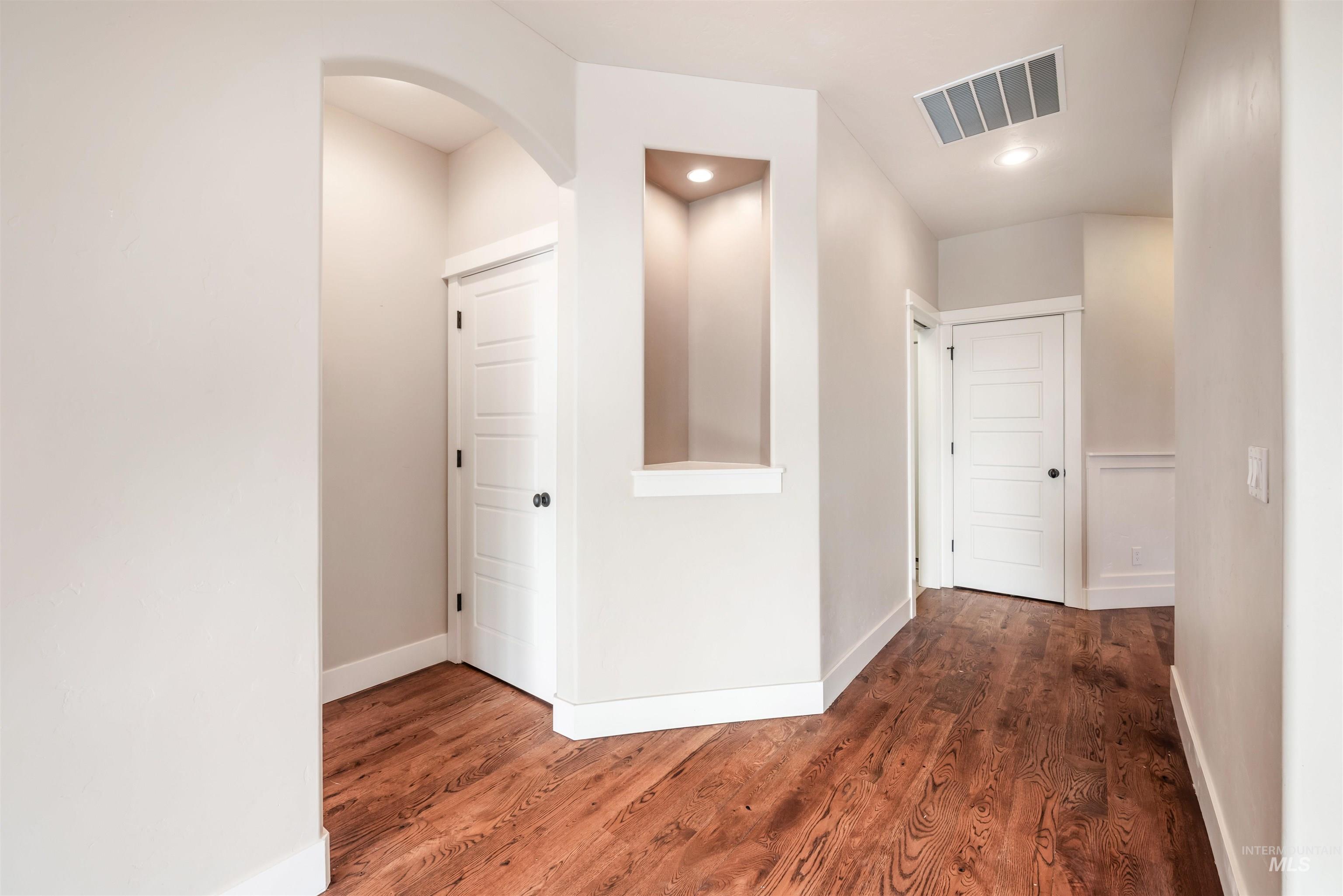 10201 W Lakeland Drive, Garden City, Idaho 83714, 3 Bedrooms, 2 Bathrooms, Residential For Sale, Price $559,900,MLS 98968864