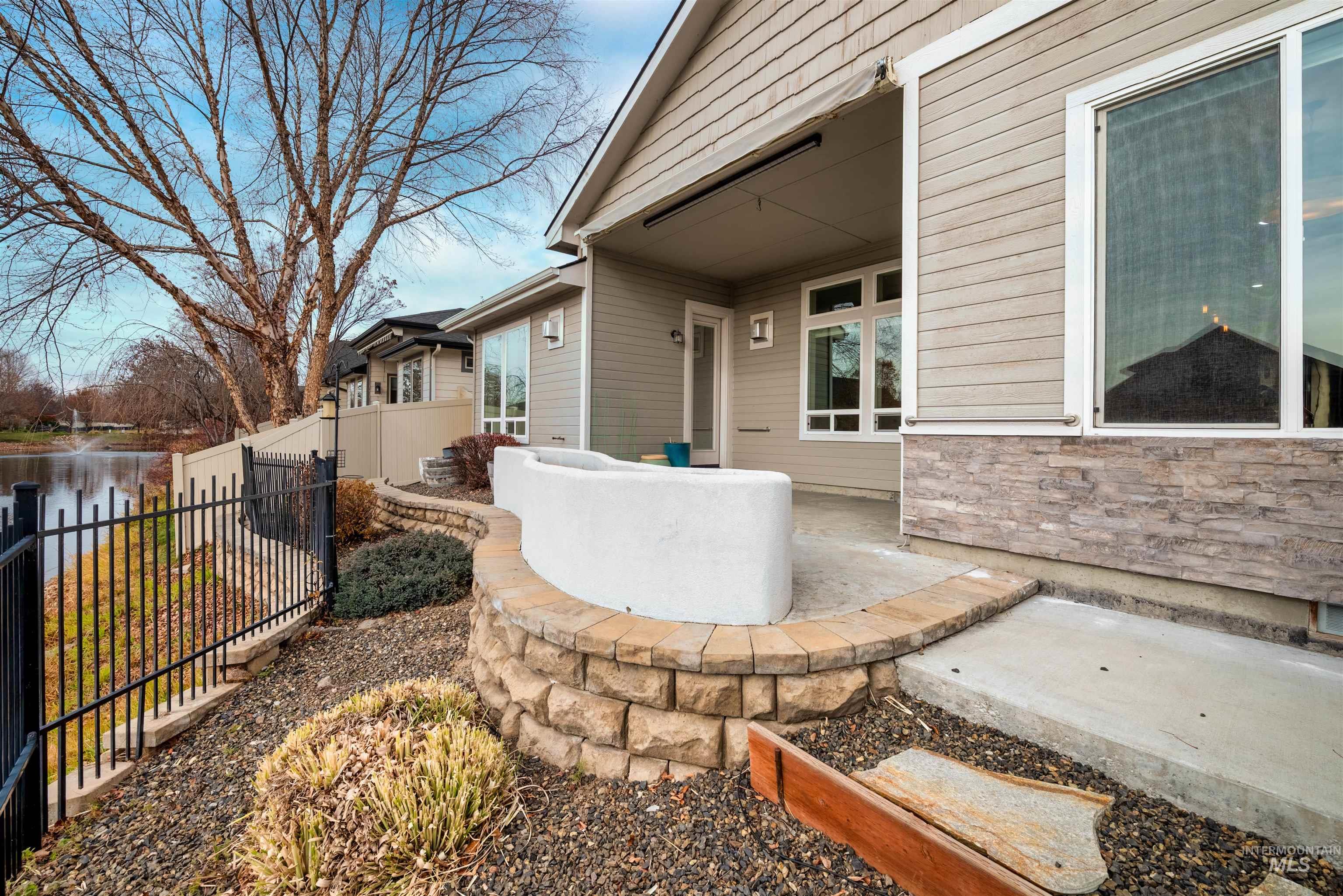 10201 W Lakeland Drive, Garden City, Idaho 83714, 3 Bedrooms, 2 Bathrooms, Residential For Sale, Price $559,900,MLS 98968864