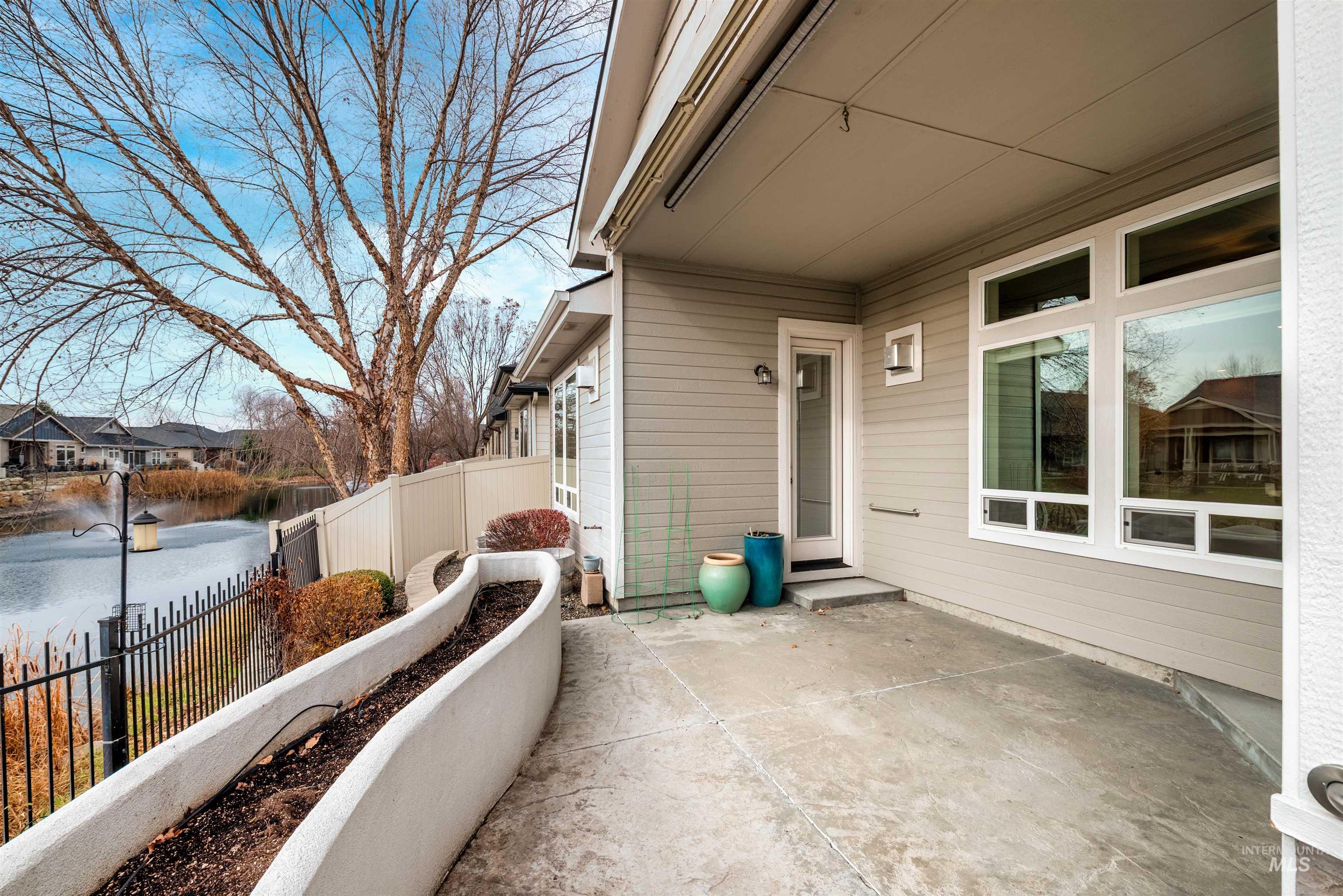 10201 W Lakeland Drive, Garden City, Idaho 83714, 3 Bedrooms, 2 Bathrooms, Residential For Sale, Price $559,900,MLS 98968864