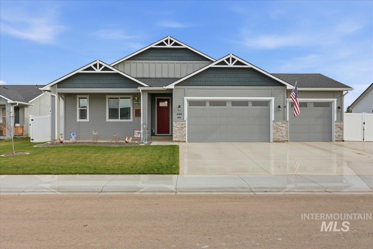 444 Blacksmith Ave, Fruitland, Idaho 83619, 3 Bedrooms, 2 Bathrooms, Residential For Sale, Price $474,900,MLS 98968867