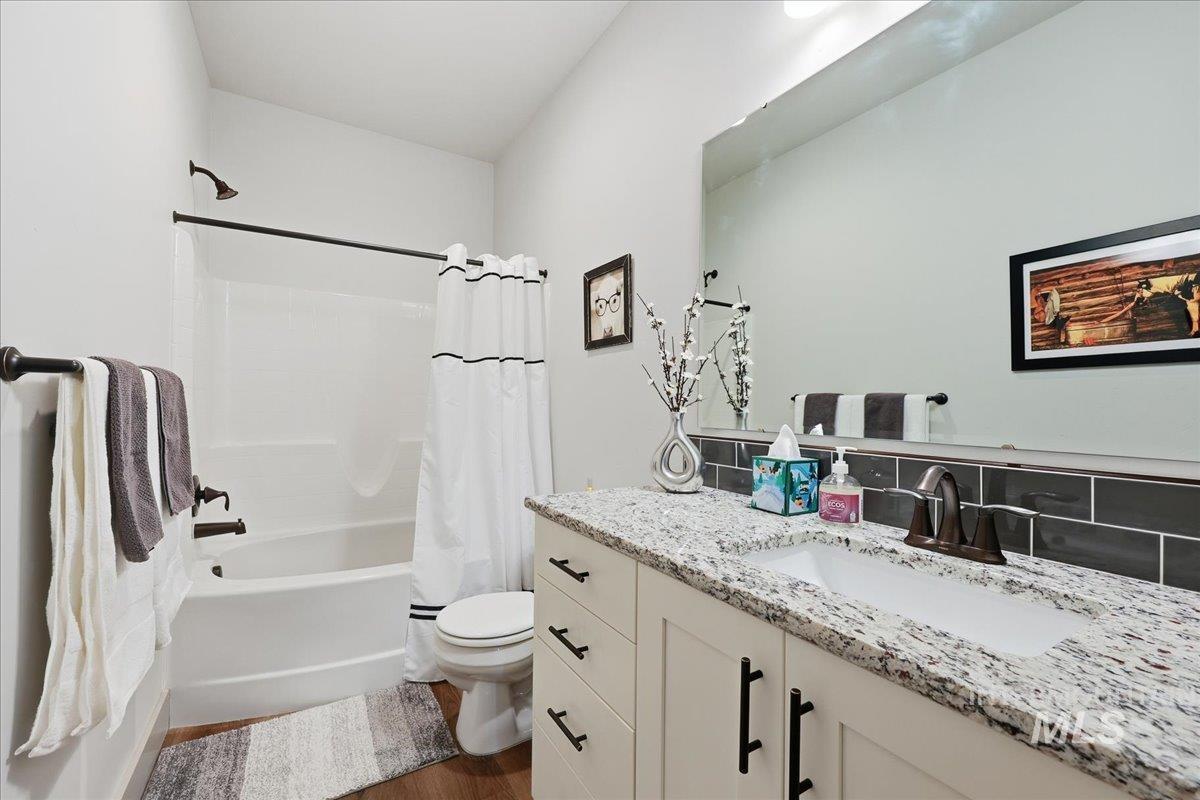 444 Blacksmith Ave, Fruitland, Idaho 83619, 3 Bedrooms, 2 Bathrooms, Residential For Sale, Price $480,000,MLS 98968867