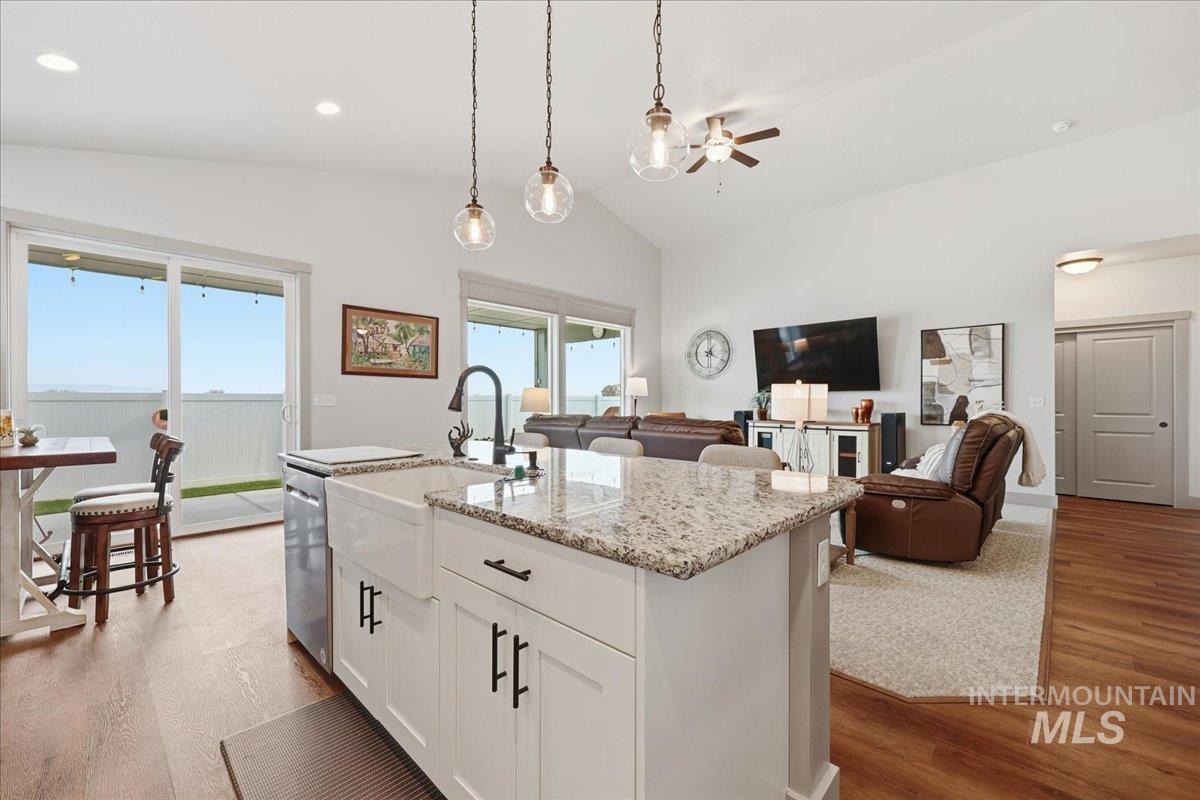 444 Blacksmith Ave, Fruitland, Idaho 83619, 3 Bedrooms, 2 Bathrooms, Residential For Sale, Price $480,000,MLS 98968867