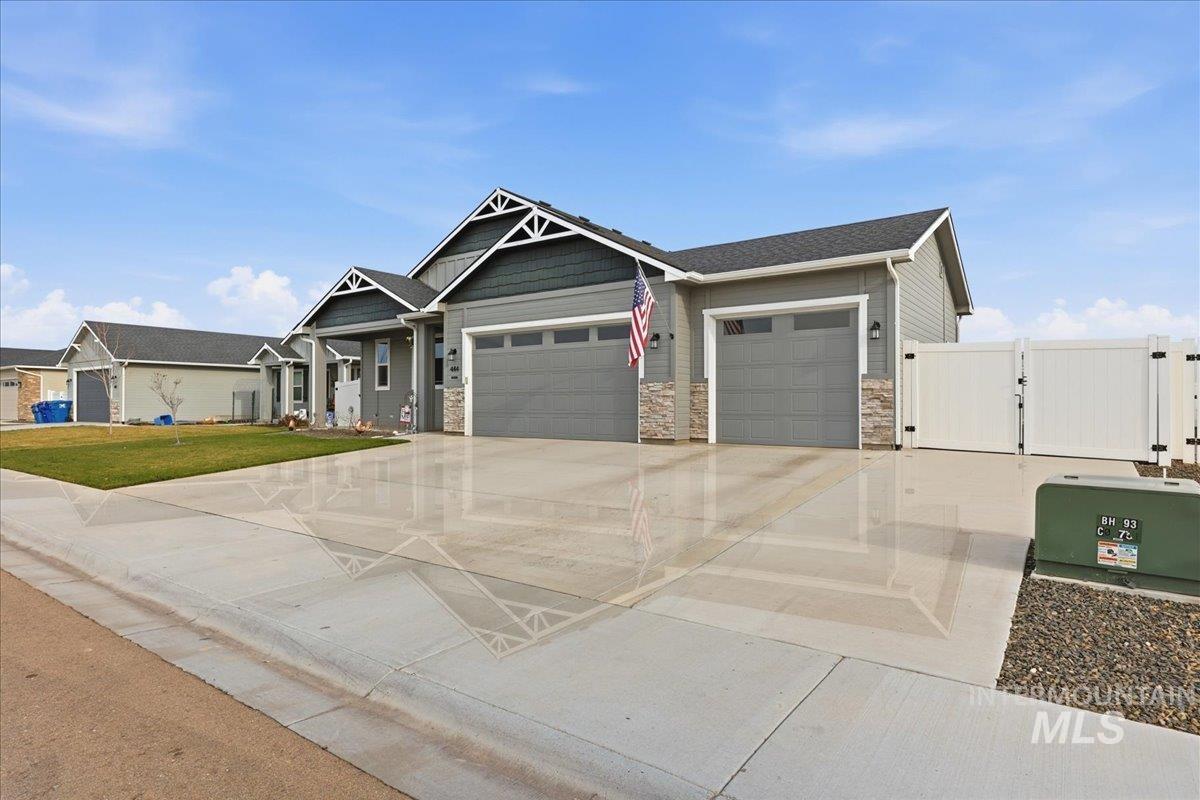 444 Blacksmith Ave, Fruitland, Idaho 83619, 3 Bedrooms, 2 Bathrooms, Residential For Sale, Price $480,000,MLS 98968867