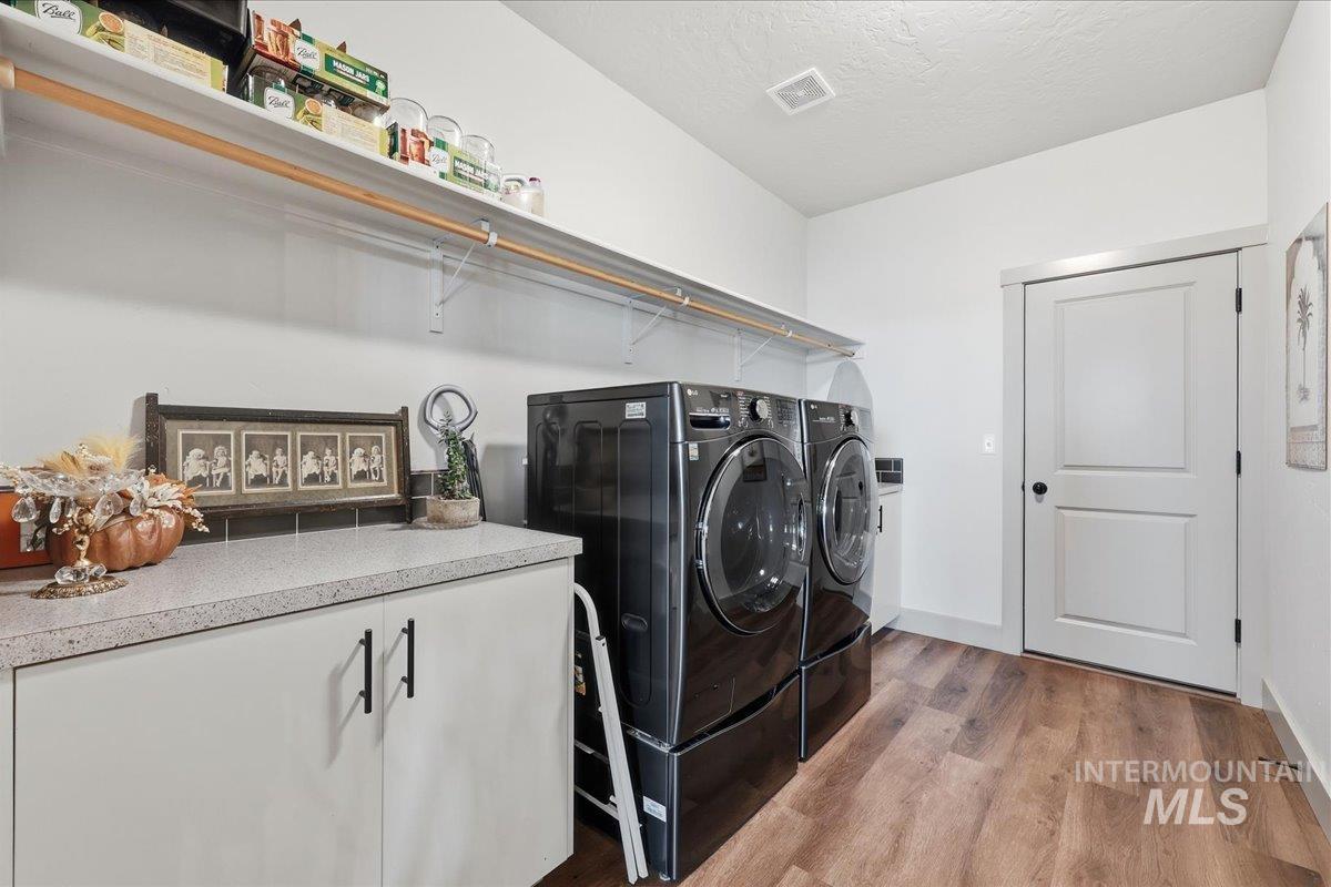 444 Blacksmith Ave, Fruitland, Idaho 83619, 3 Bedrooms, 2 Bathrooms, Residential For Sale, Price $480,000,MLS 98968867