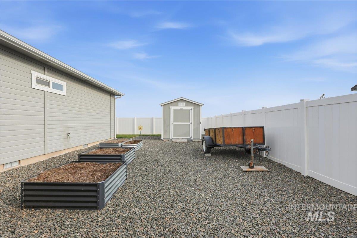 444 Blacksmith Ave, Fruitland, Idaho 83619, 3 Bedrooms, 2 Bathrooms, Residential For Sale, Price $480,000,MLS 98968867