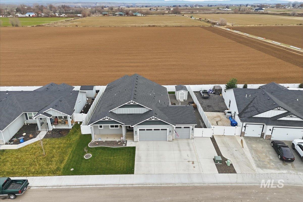 444 Blacksmith Ave, Fruitland, Idaho 83619, 3 Bedrooms, 2 Bathrooms, Residential For Sale, Price $480,000,MLS 98968867